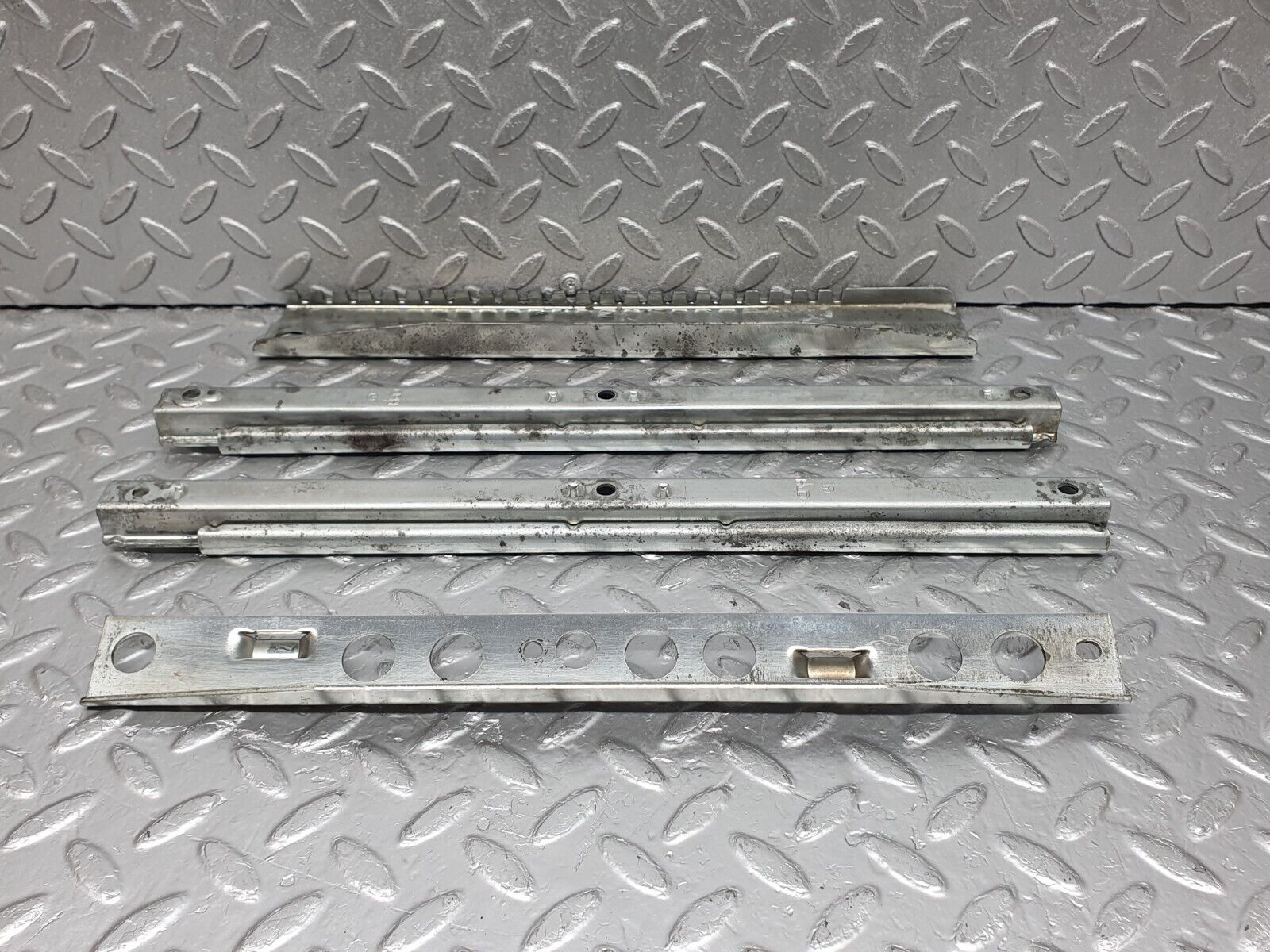 44181 Mercedes-Benz C123 230CE Coupe Front Right Seat Rail Pair