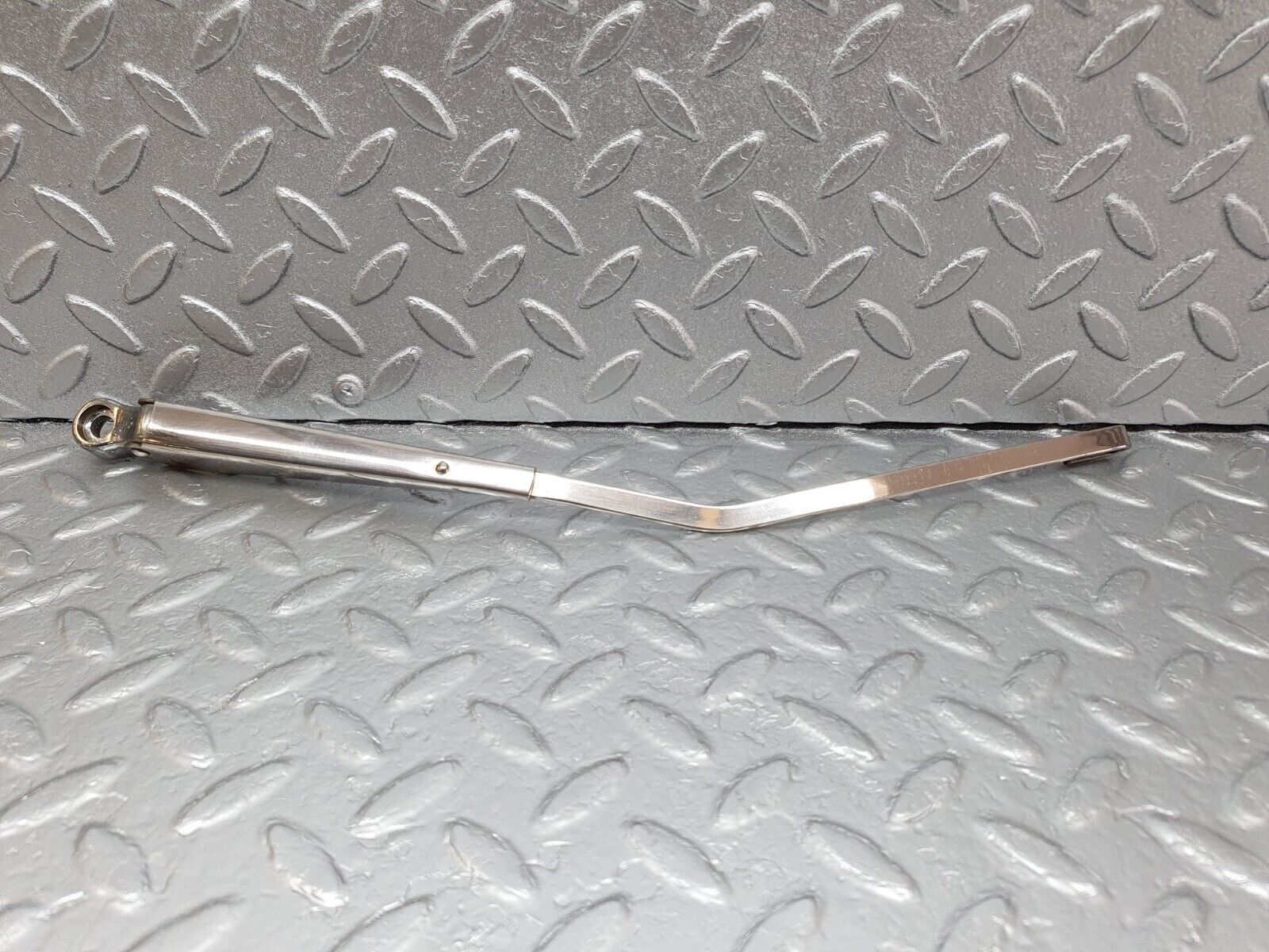 43210 Mercedes-Benz W108 280SE Windscreen Wiper Arm Left Side