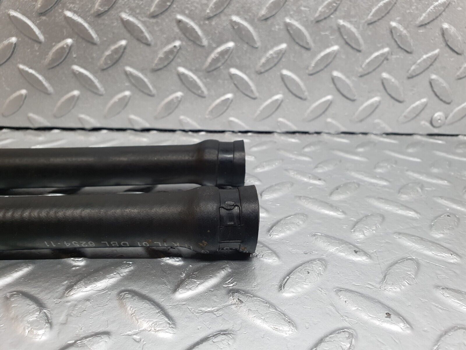 43683 Mercedes-Benz C126 380SEC Coupe Heater Hose Pipe 1268320294 1268320394