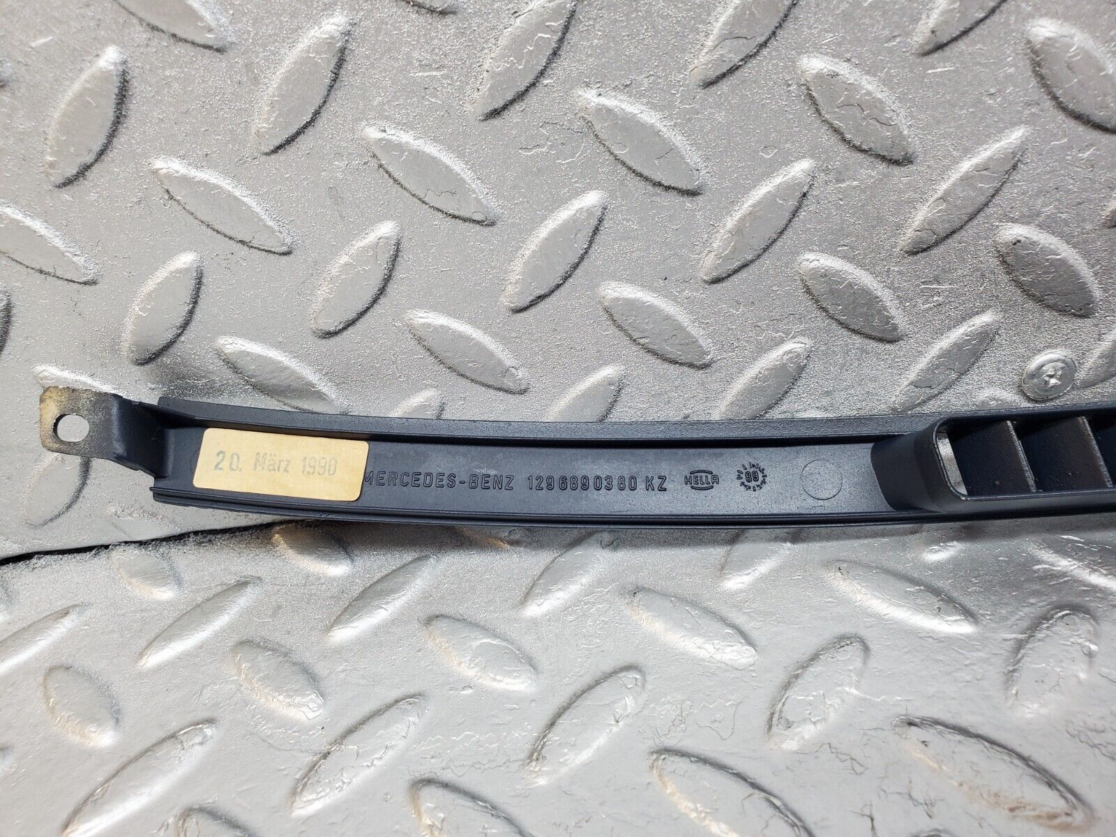 45048 Mercedes-Benz R129 300SL Coupe Windscreen Defroster Air Vent 1296890380 1296890480