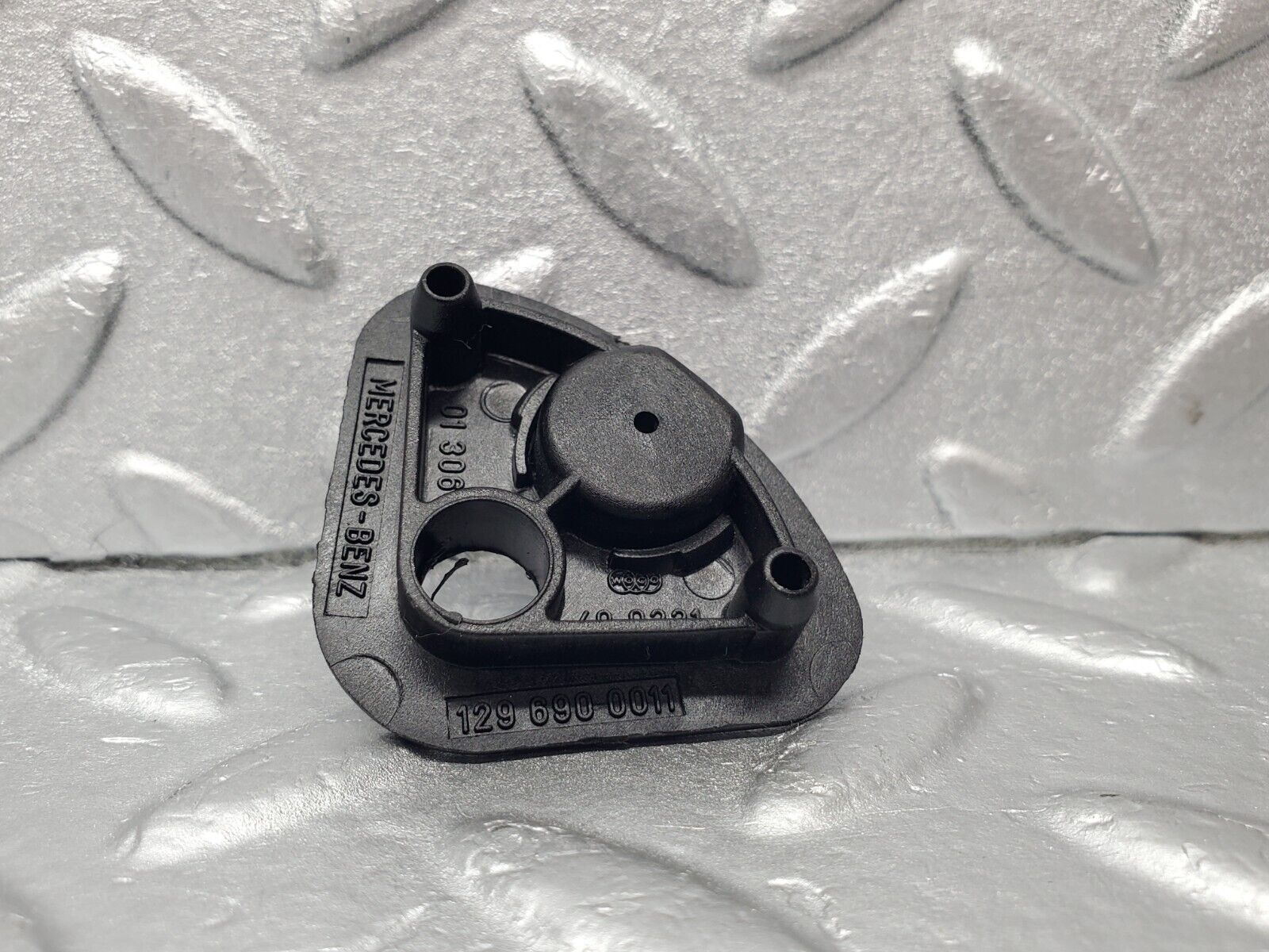 46923 Mercedes-Benz R129 320SL Coupe Trunk Boot Light Switch 1296900011