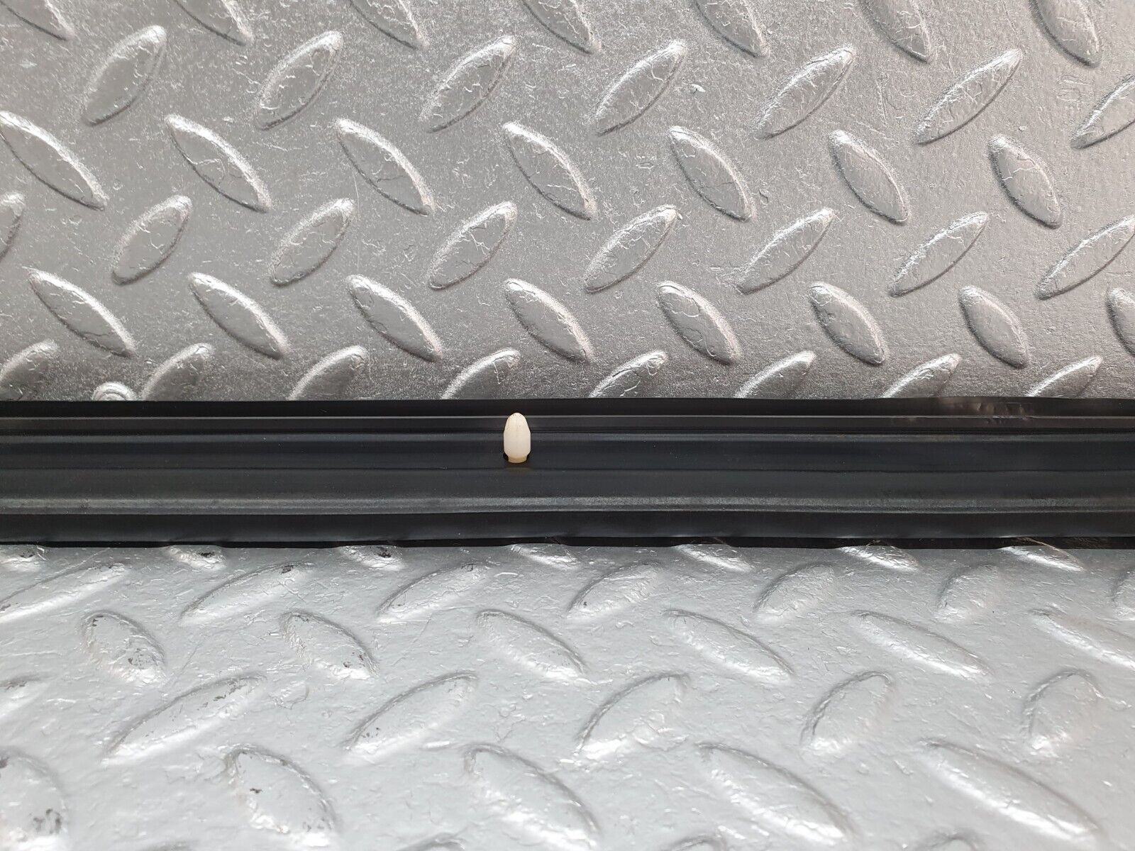 41710 Mercedes-Benz W124 200E Door Lower Sealing Rubber Trim Right