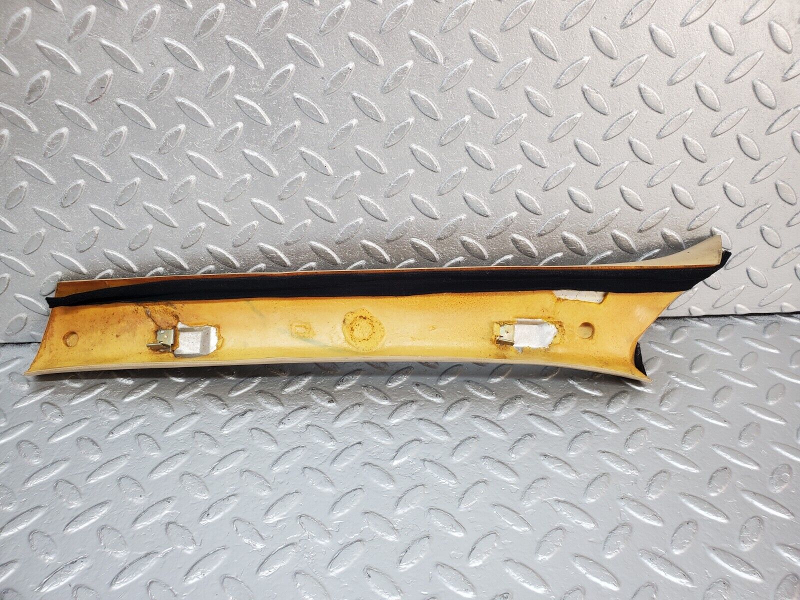 45563 Mercedes-Benz W126 420SE A Pillar Cover Trim Right Side Beige