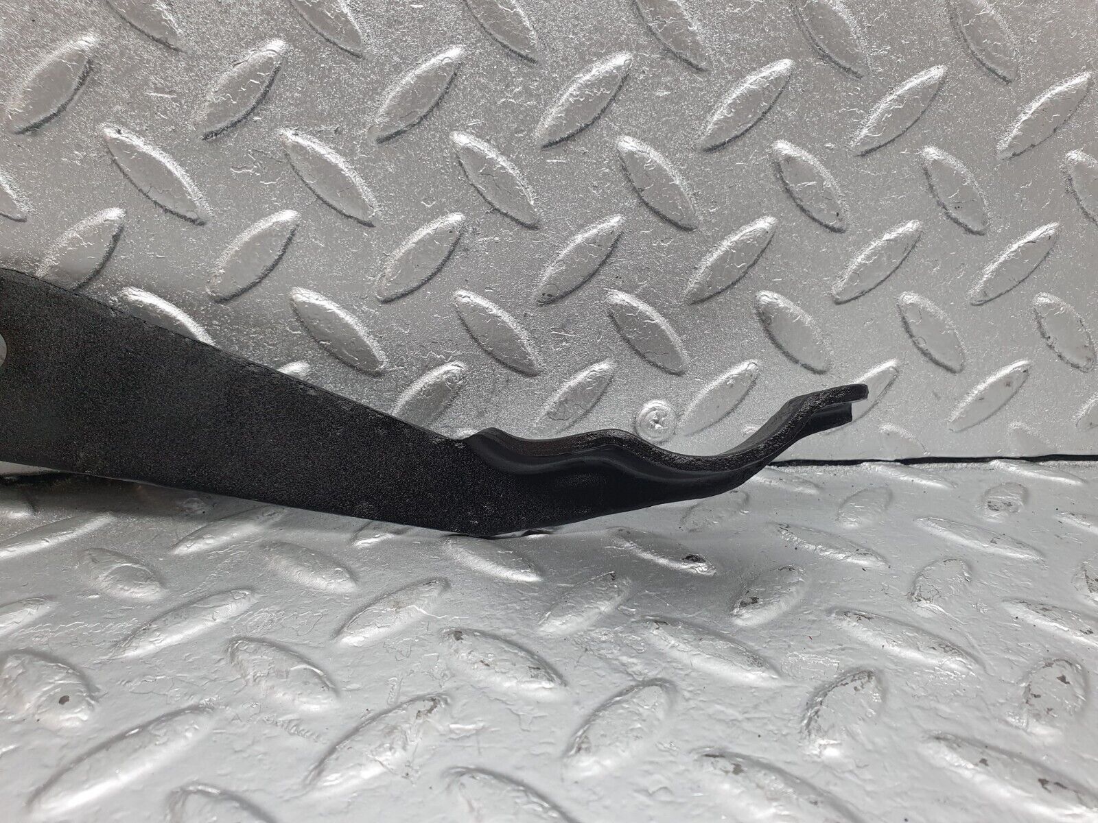 43514 Mercedes-Benz C126 380SEC Coupe Exhaust Bracket