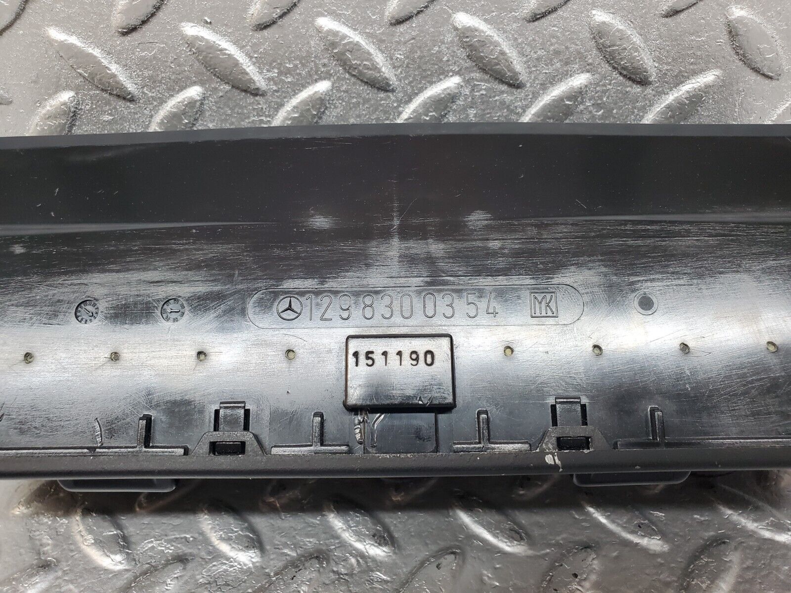 44997 Mercedes-Benz R129 300SL Coupe Dash Centre Air Vent 1298300354