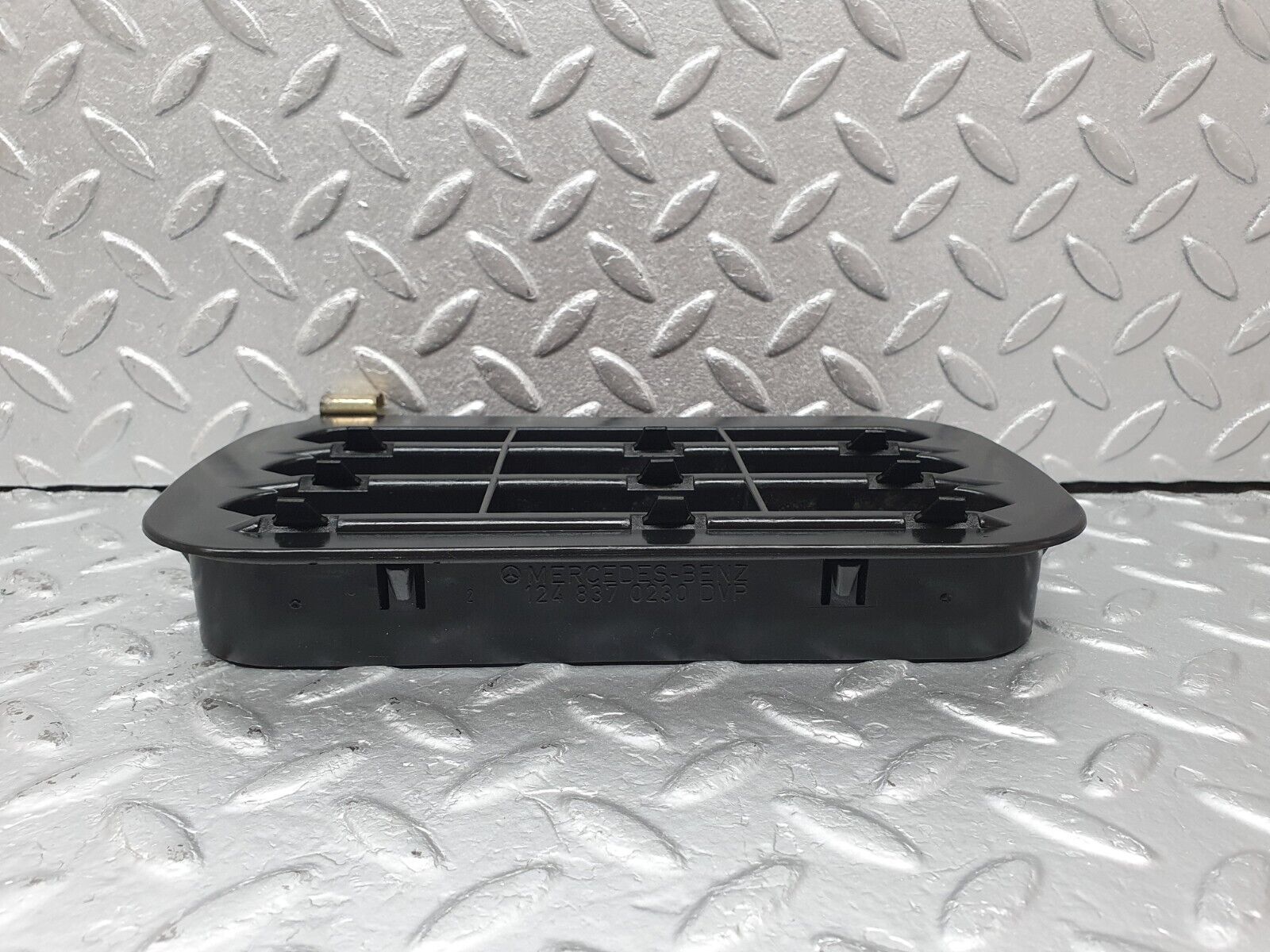 41605 Mercedes-Benz W124 200E Air Intake Vent 1248370230 1248370142