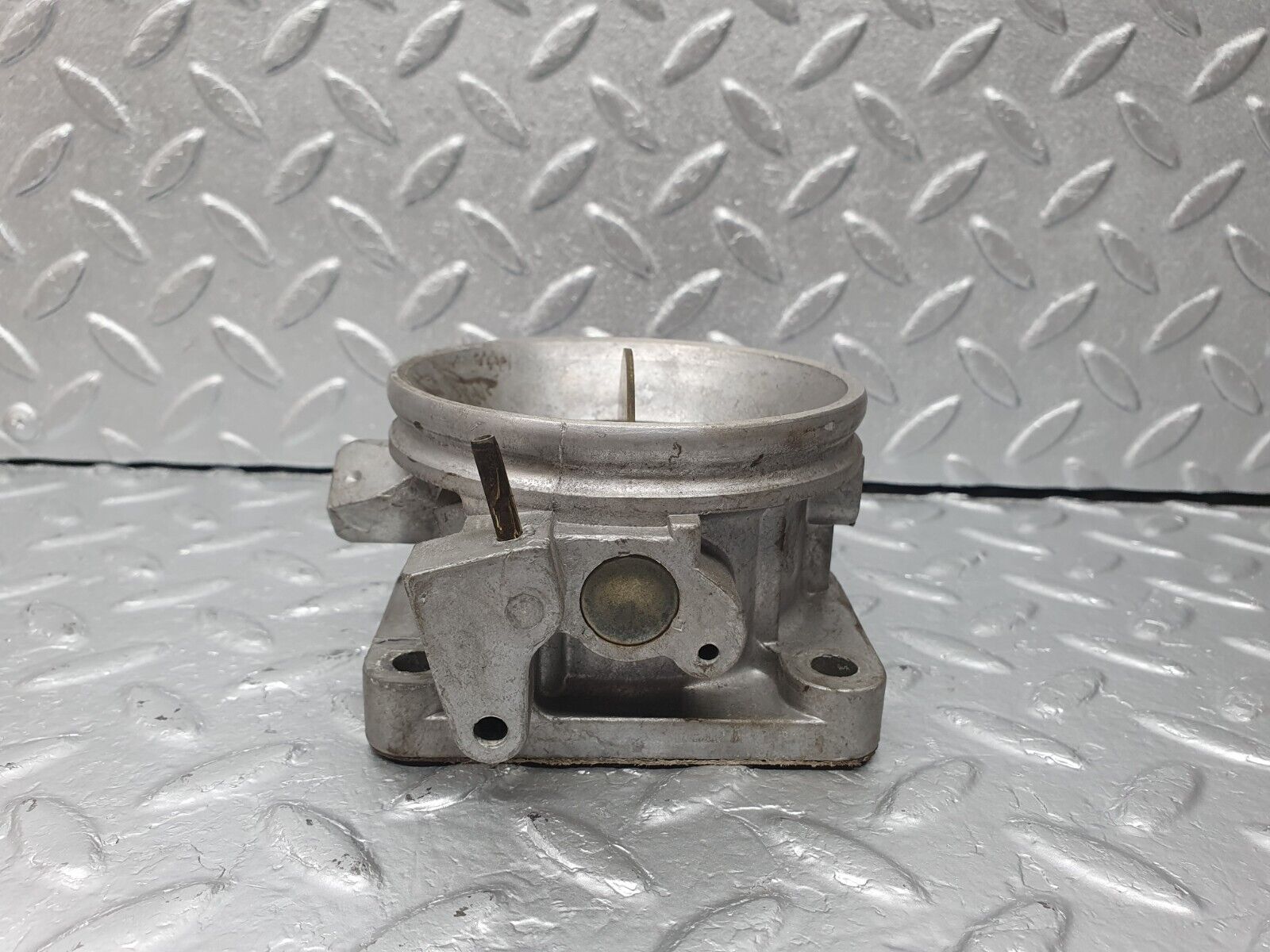 41355 Mercedes-Benz W116 350SE Throttle Body Valve