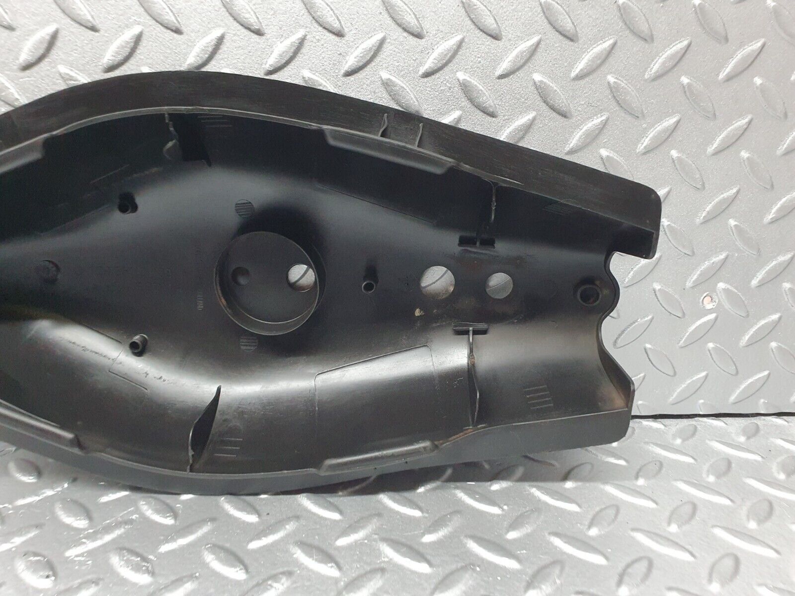 41779 Mercedes-Benz W202 C200 Rear Control Arm Cover 2x 1293520189 1293520188