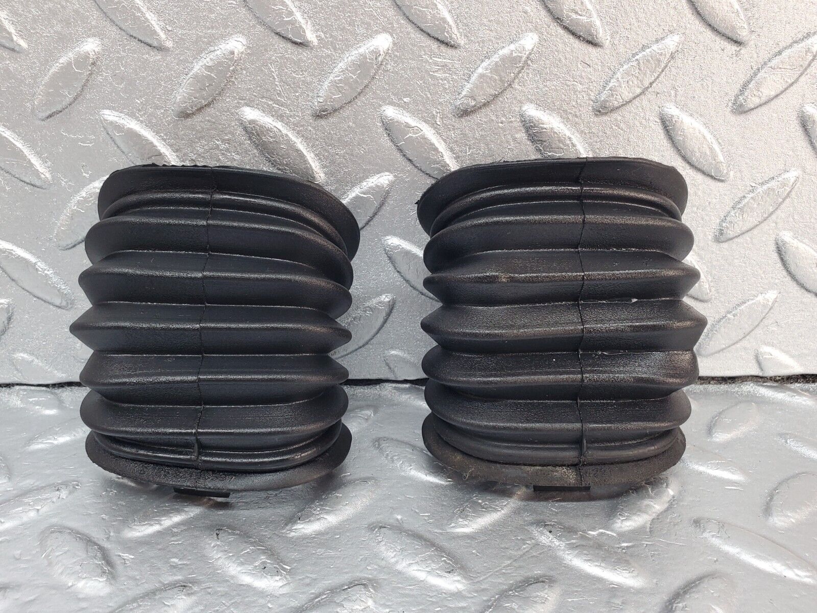 45681 Mercedes-Benz W126 420SE Rear Door Wire Protector Rubber 1268210597