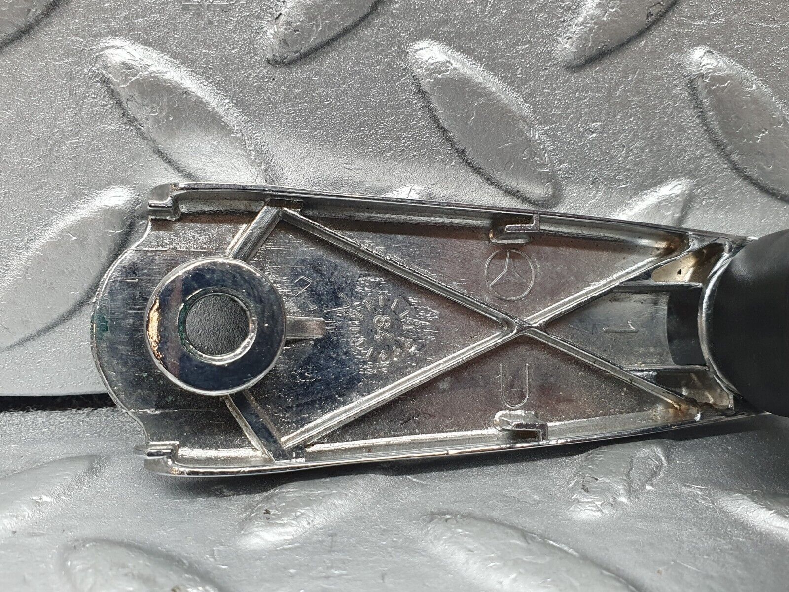 44063 Mercedes-Benz C123 230CE Coupe Rear Window Lifter Crank Handle