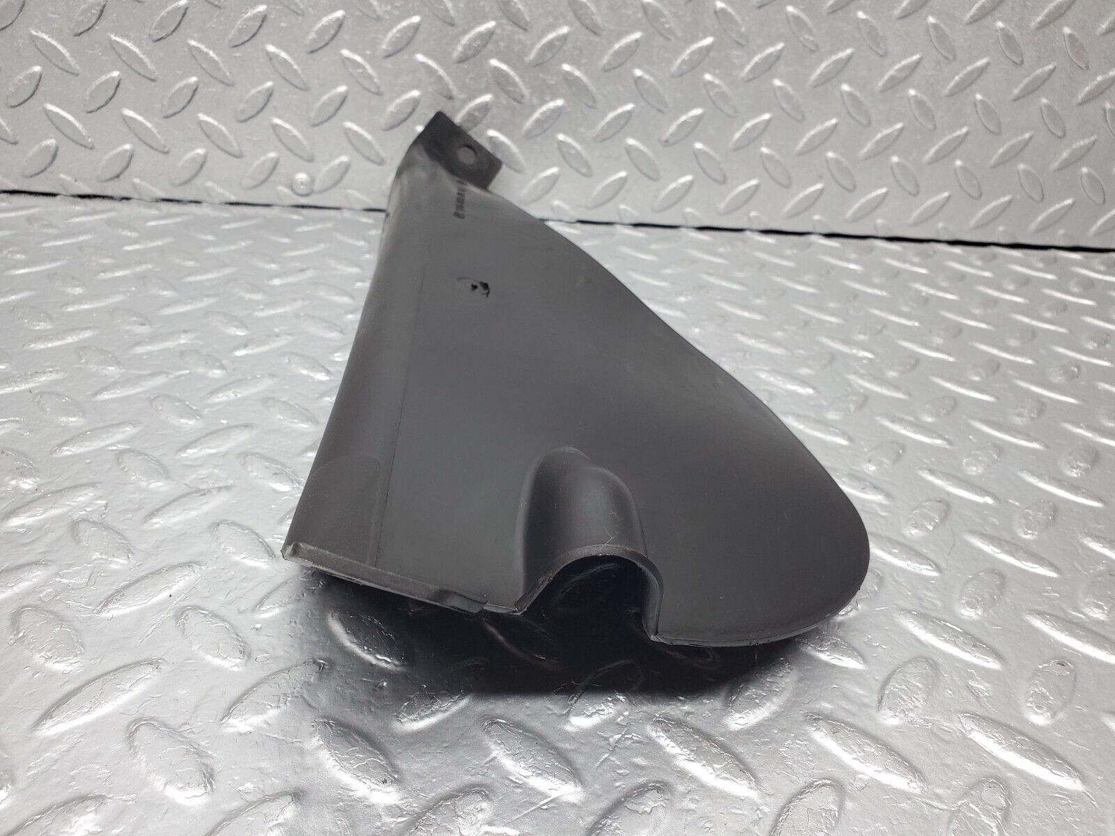 45630 Mercedes-Benz W126 420SE Vacuum Pump Housing Cover 1268050914