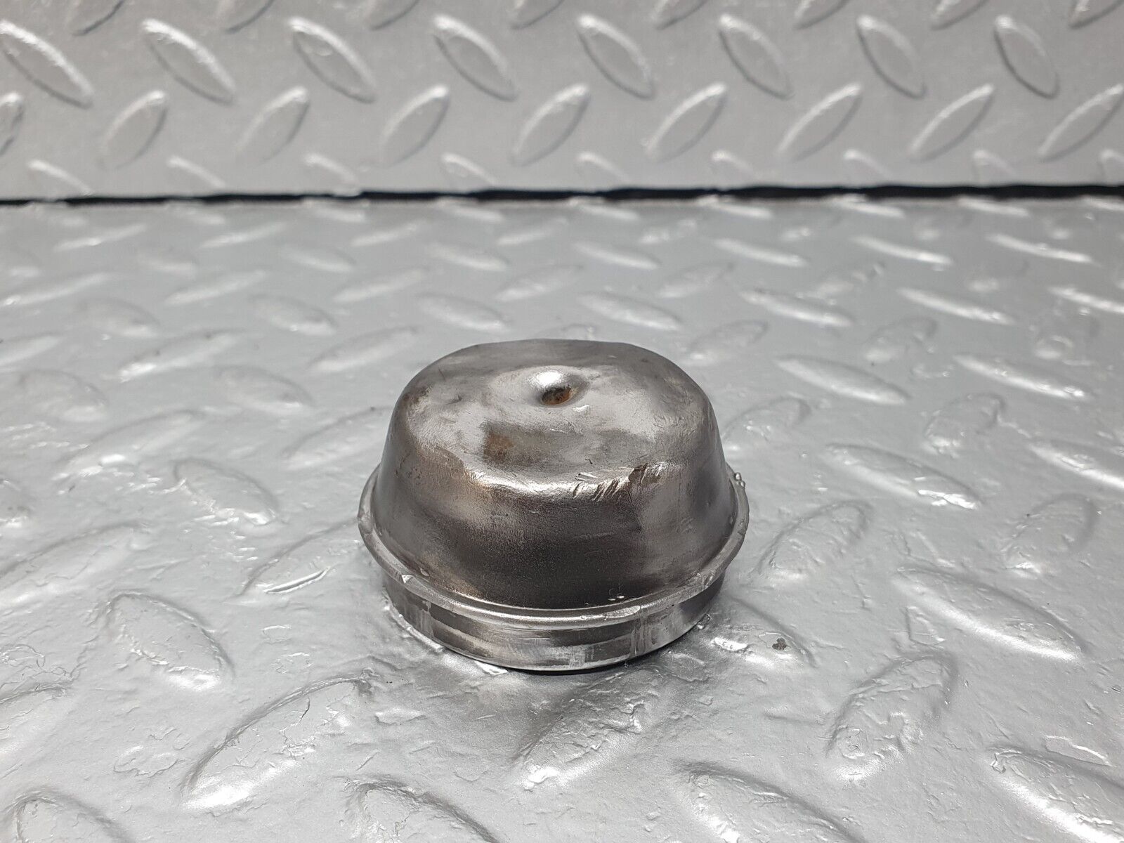 43238 Mercedes-Benz W108 280SE Wheel Hub Locking Cap