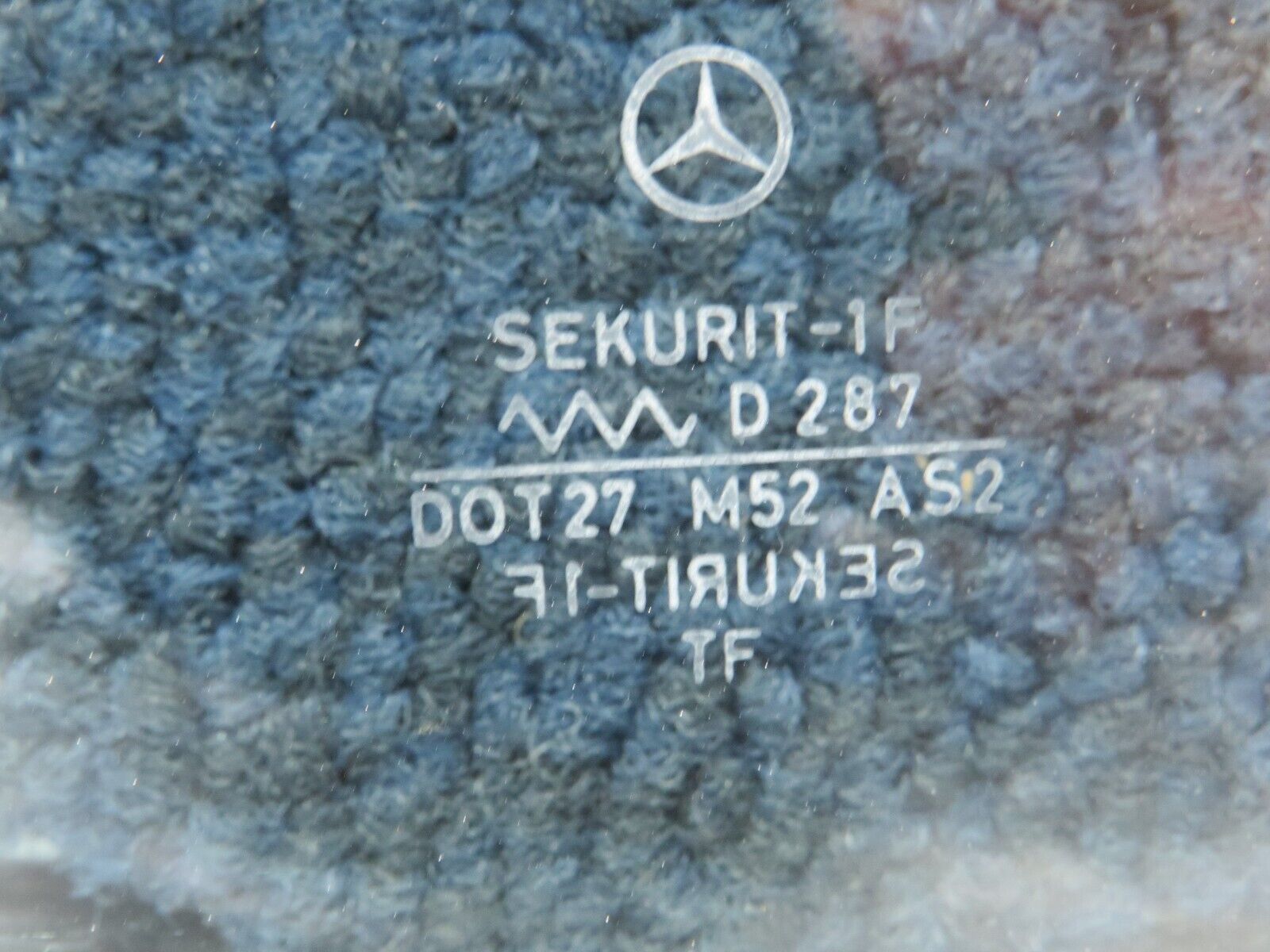 40155 Mercedes-Benz R107 350SL Hardtop Quarter Window Glass Left Side