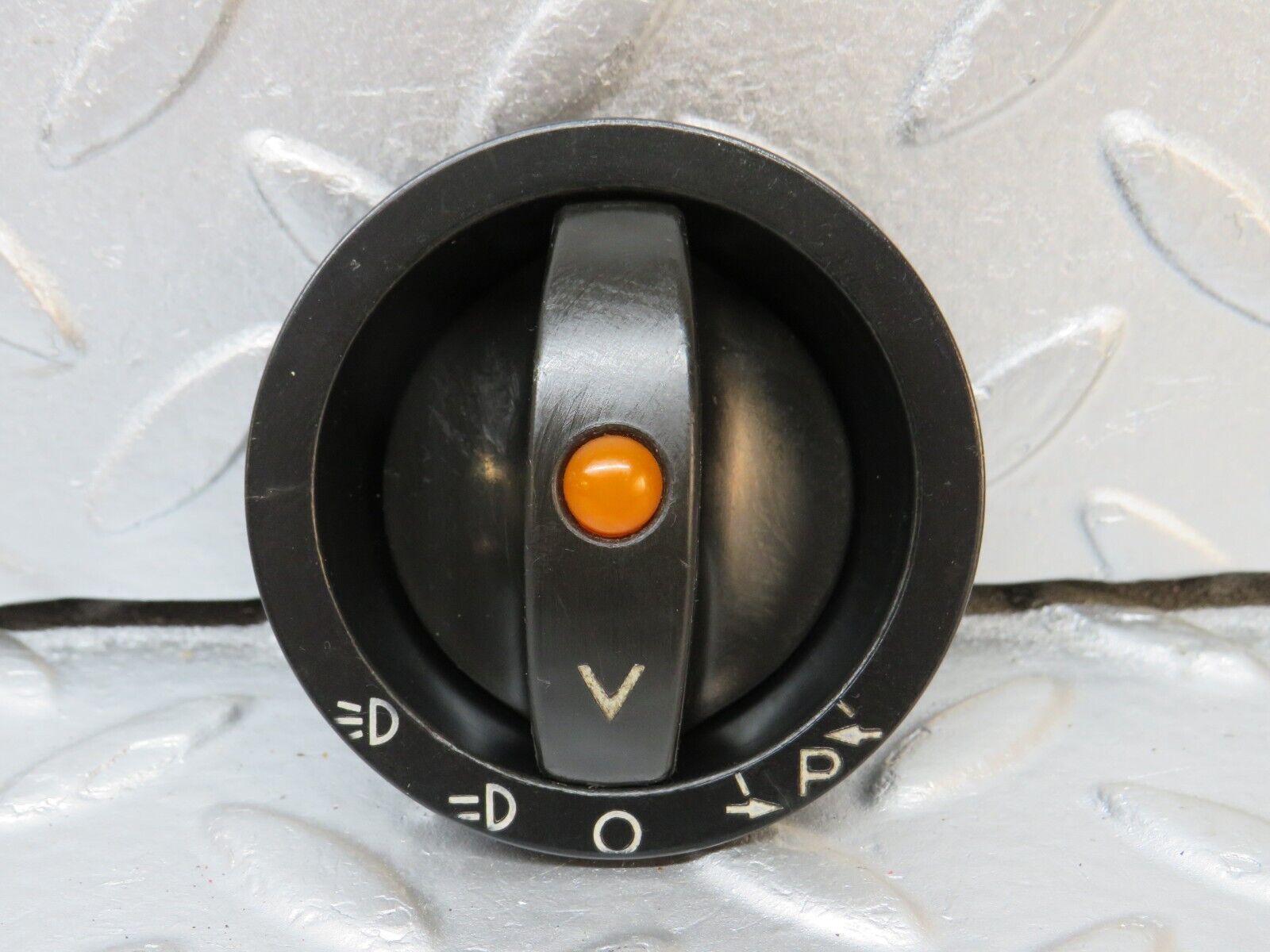 39825 Mercedes-Benz R107 350SL Headlight Switch Knob With Collar