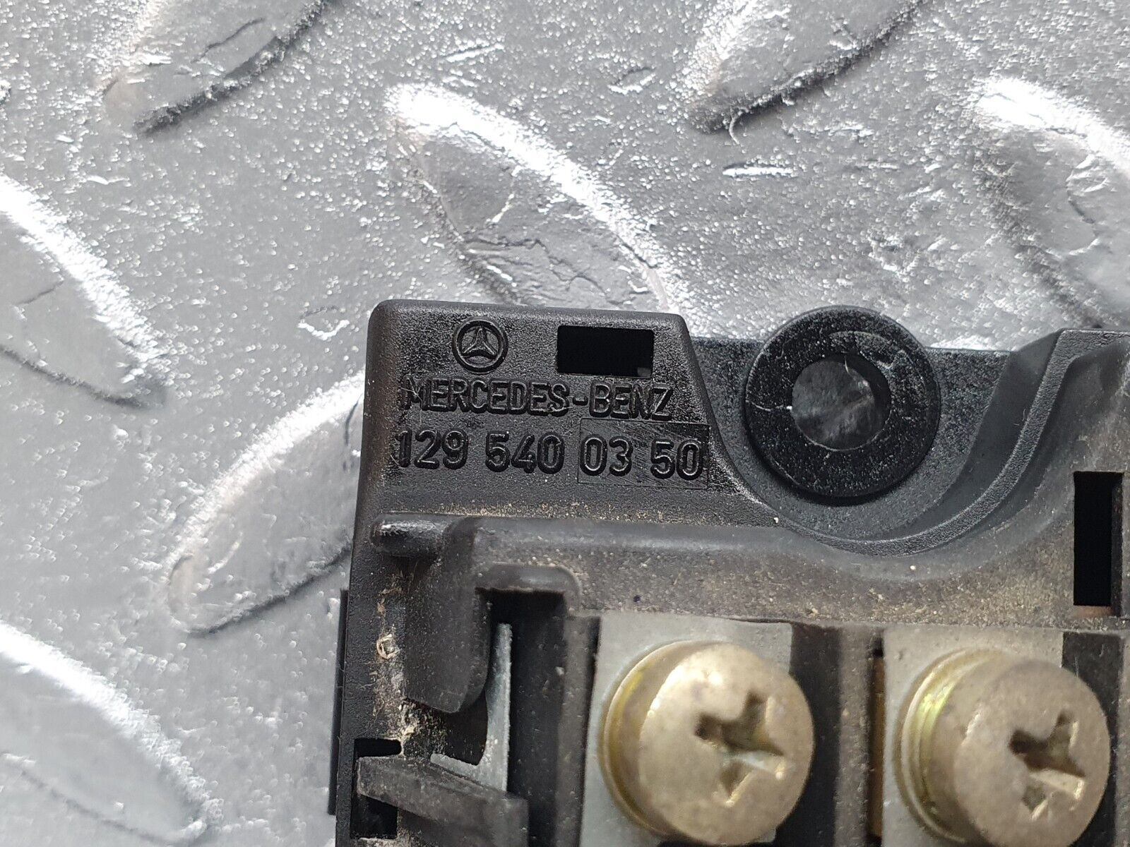 42167 Mercedes-Benz R129 320SL Coupe Fuse Box 1295400282 1295450700 1295400350