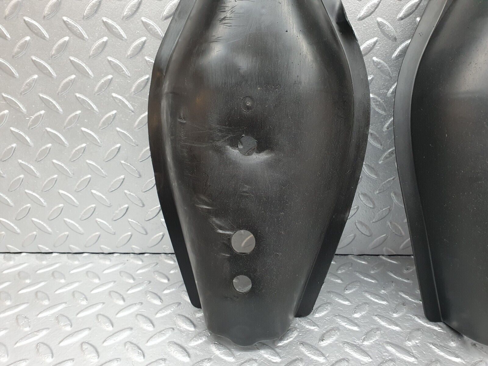 42227 Mercedes-Benz R129 320SL Coupe Rear Control Arm Cover 2X 1293520188