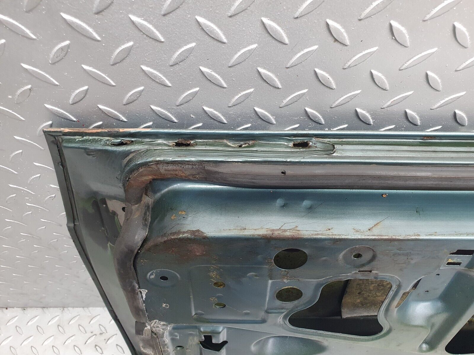 44056 Mercedes-Benz C123 230CE Coupe Left Door