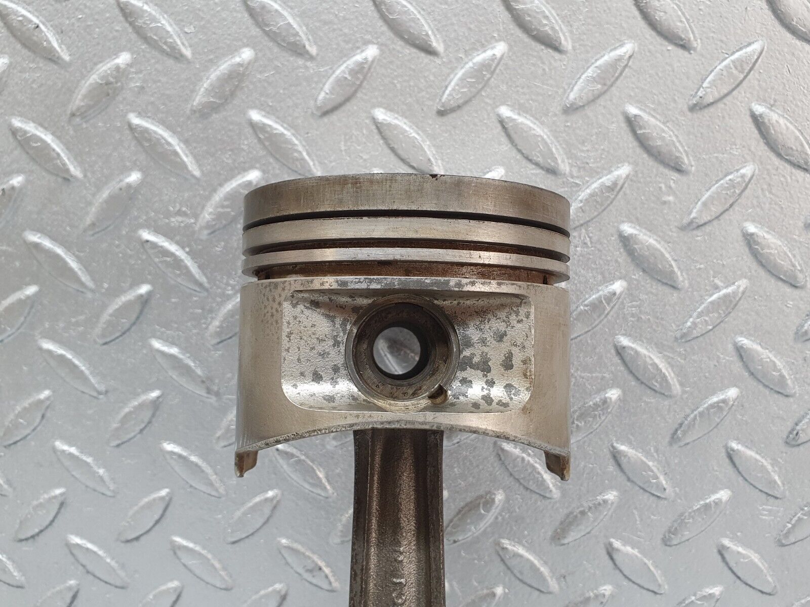 43777 Mercedes-Benz C126 380SEC Coupe Piston With Connecting Rod 88.010 11610