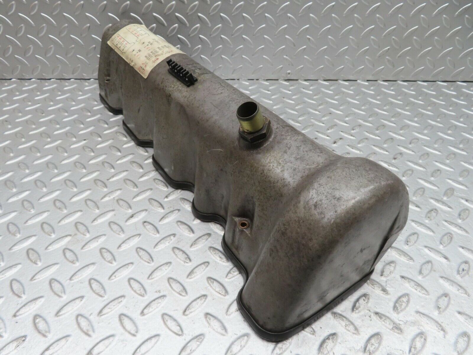 13828 Mercedes-Benz R107 450SL Cylinder Head Valve Cover Left Side 1160161805