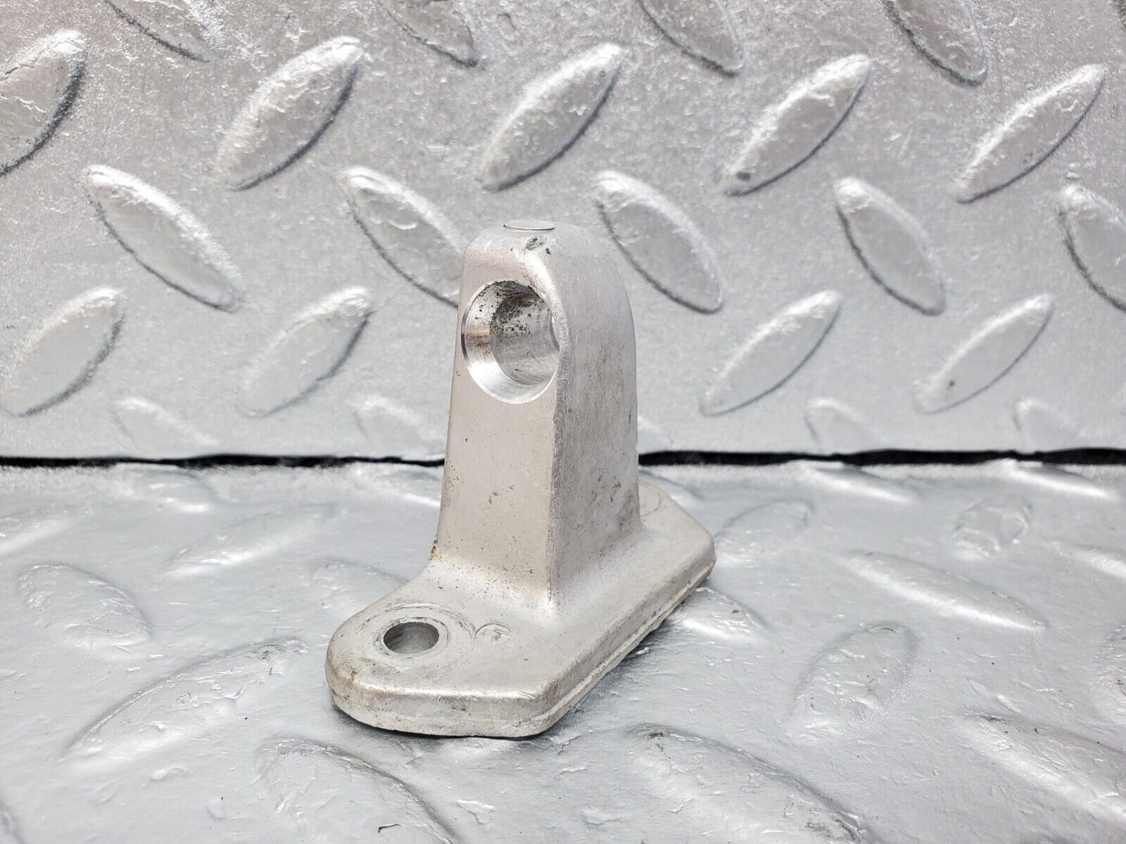 45735 Mercedes-Benz W126 420SE Trunk Lock Latch