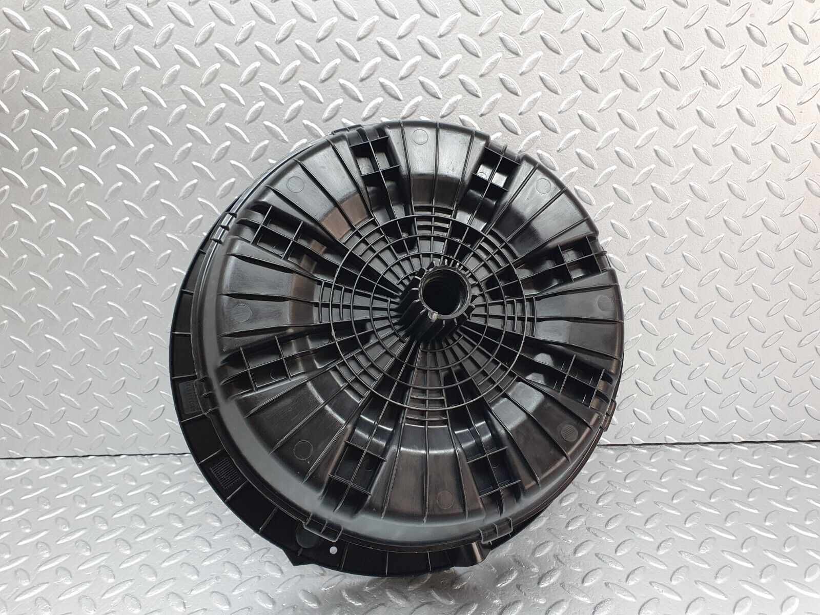 41736 Mercedes-Benz W202 C200 Spare Wheel Holder 2028980107