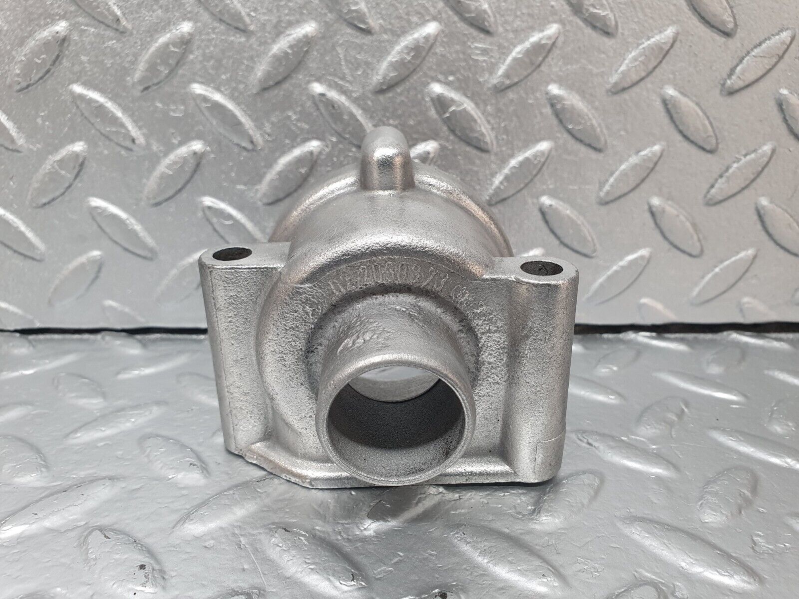 42827 Mercedes-Benz W201 190 2.0L Thermostat Housing 1022030373