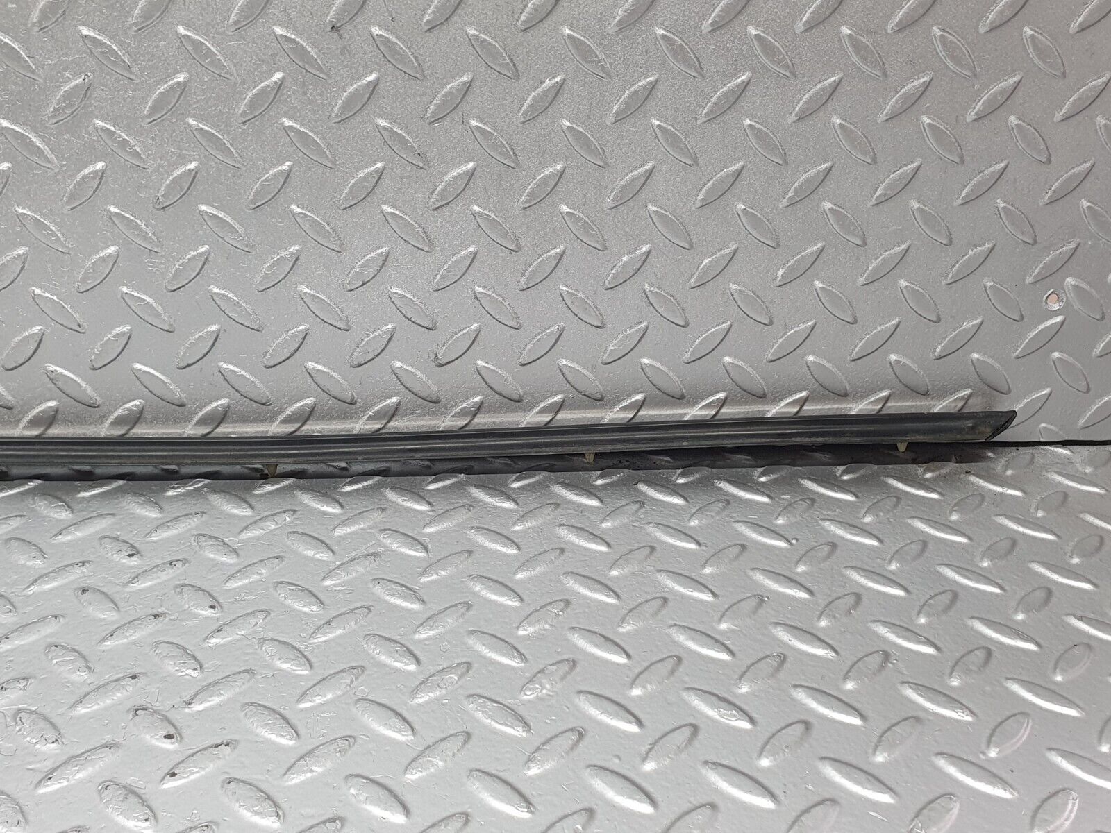 43460 Mercedes-Benz W108 280SE Front Left Fender Wing Centre Moulding Trim