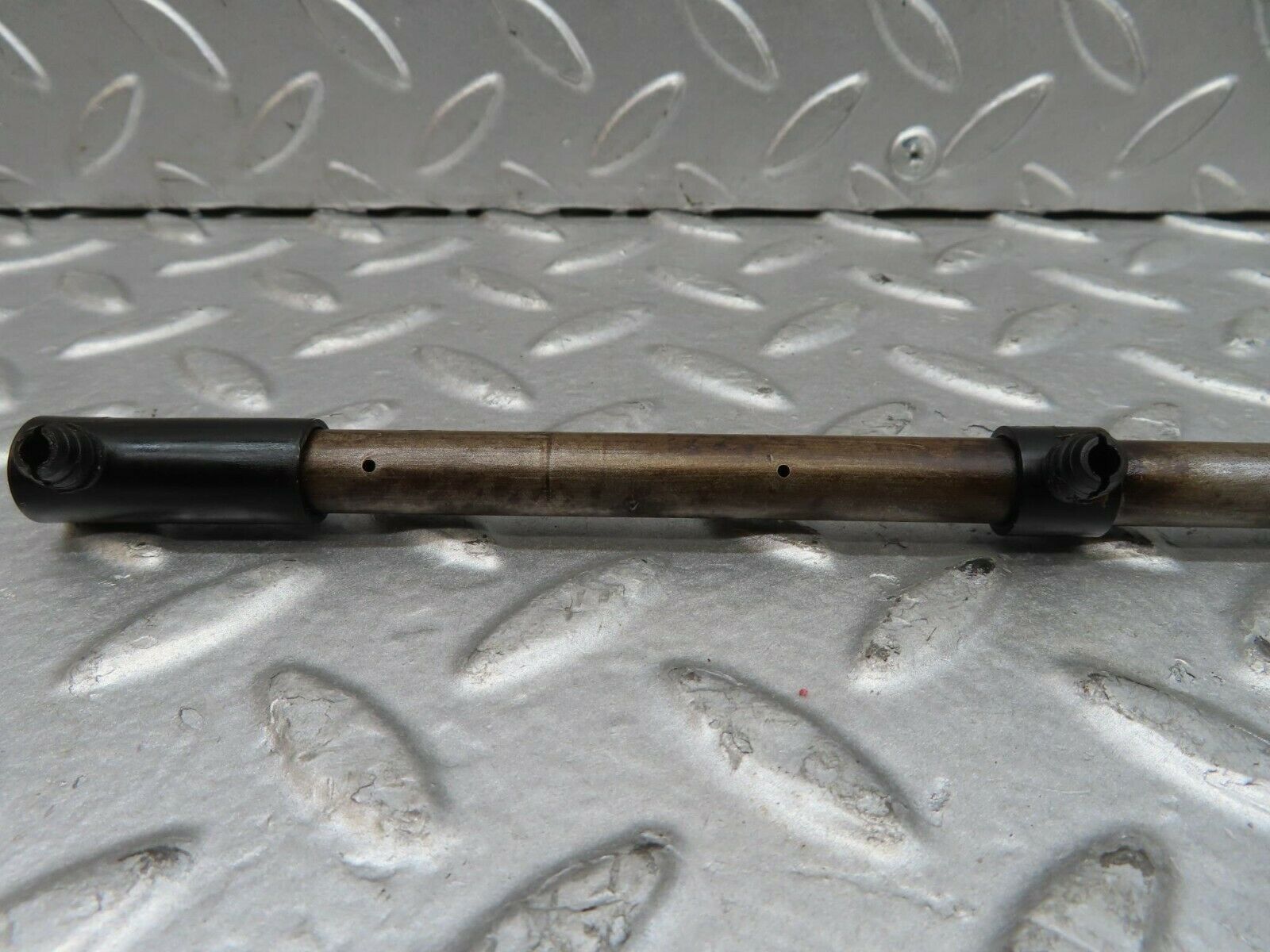 15684 Mercedes-Benz 1979 R107 450SL Camshaft Oil Tube