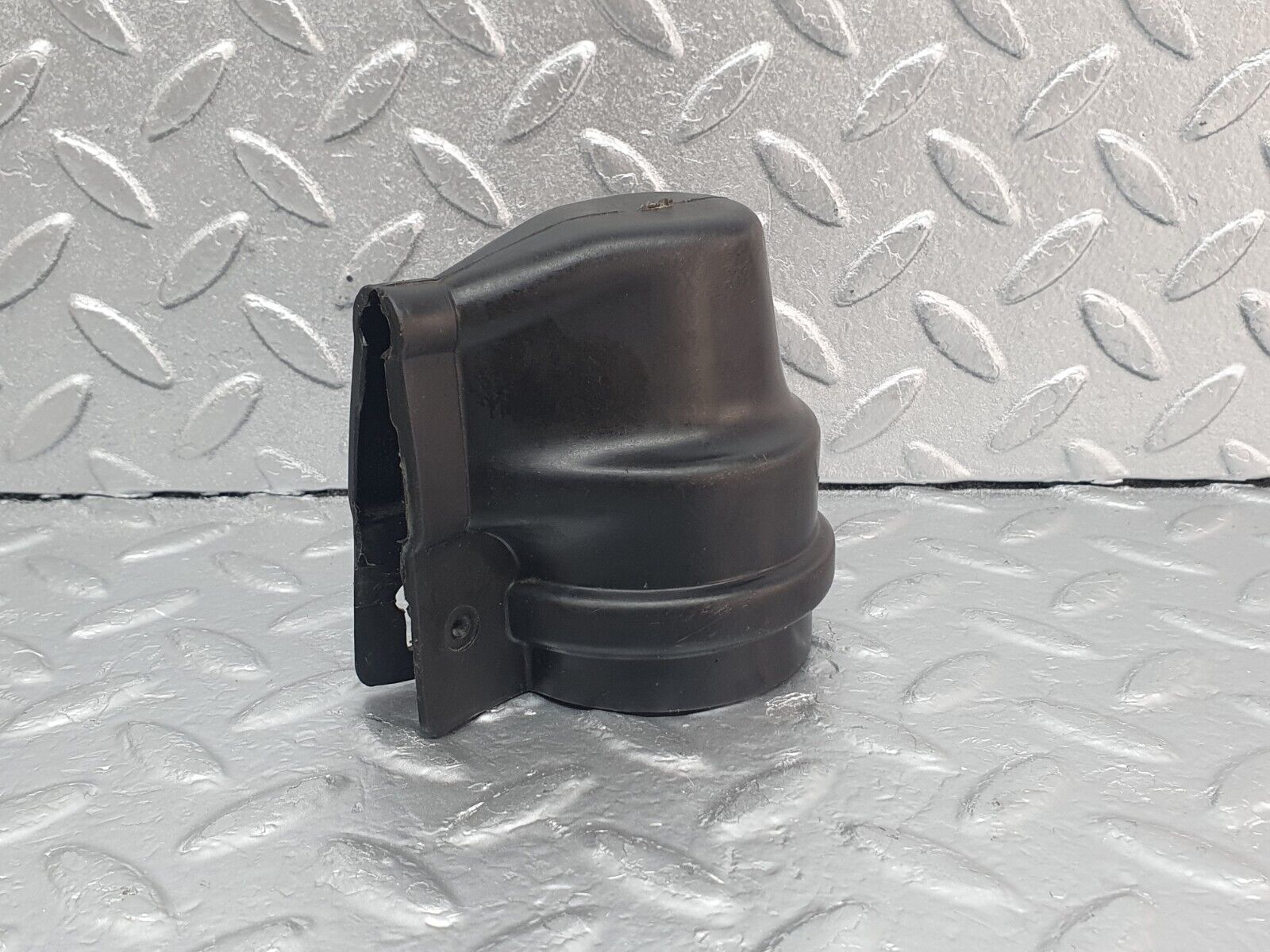 43415 Mercedes-Benz C126 380SEC Coupe Ignition Coil Protective Cap 0001581785