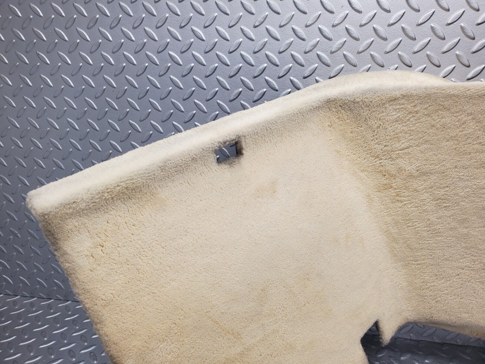 46986 Mercedes-Benz R129 320SL Coupe Rear Left Wall Carpet Beige