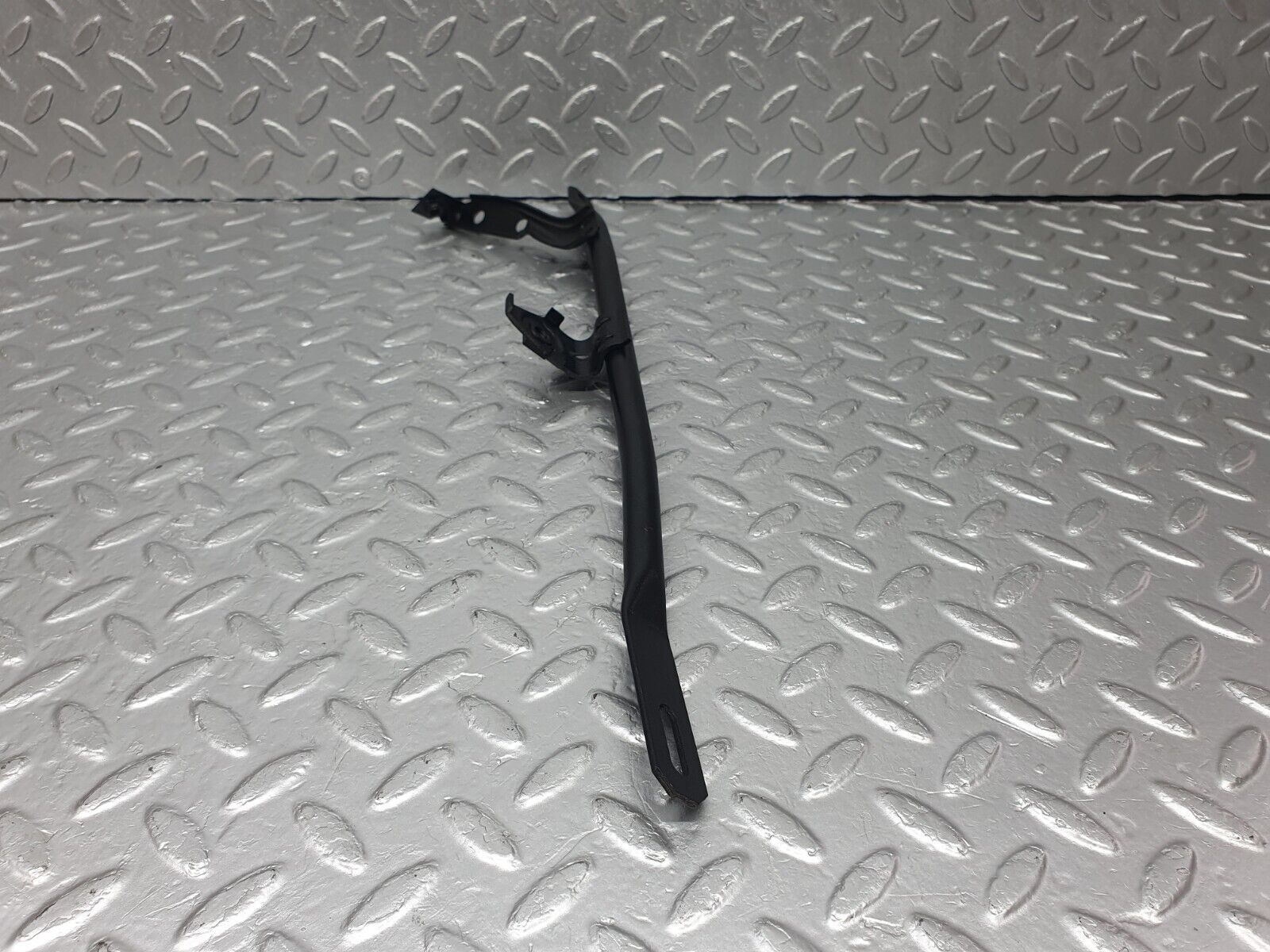 42814 Mercedes-Benz W201 190 2.0L Horn Bracket