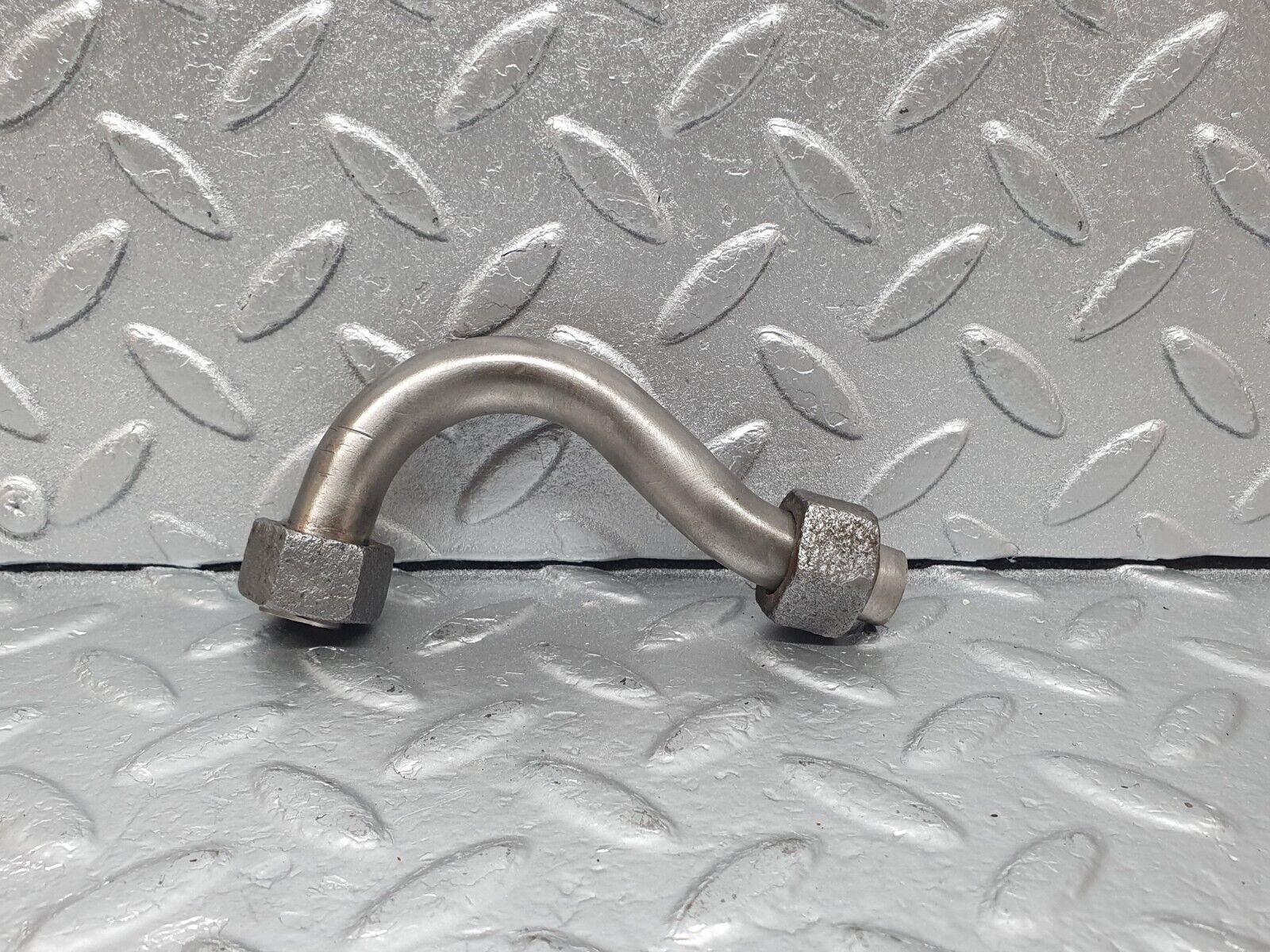 43566 Mercedes-Benz C126 380SEC Coupe EGR Valve Hose Pipe