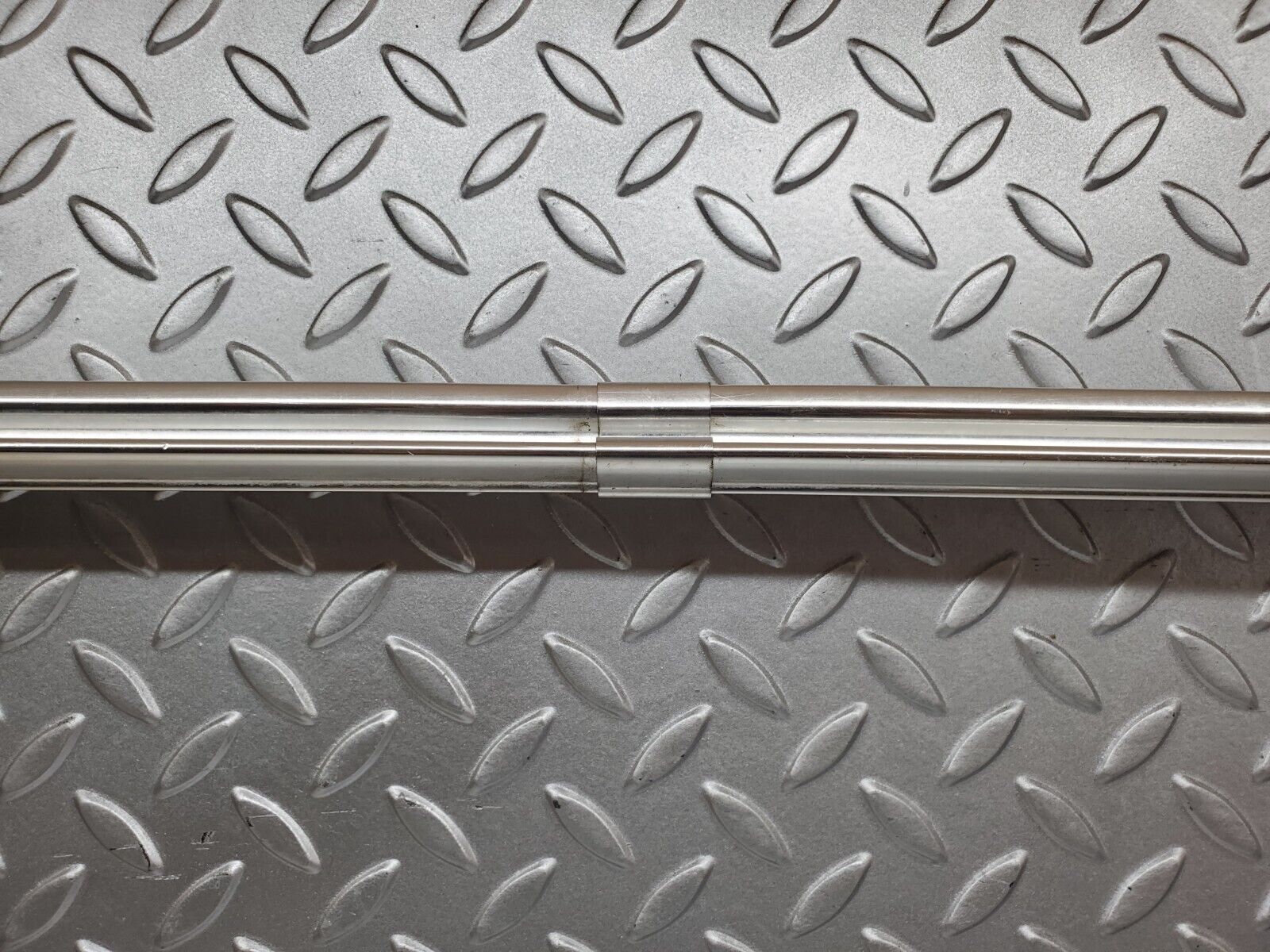 44410 Mercedes-Benz W123 280E Rear Windscreen Chrome Frame