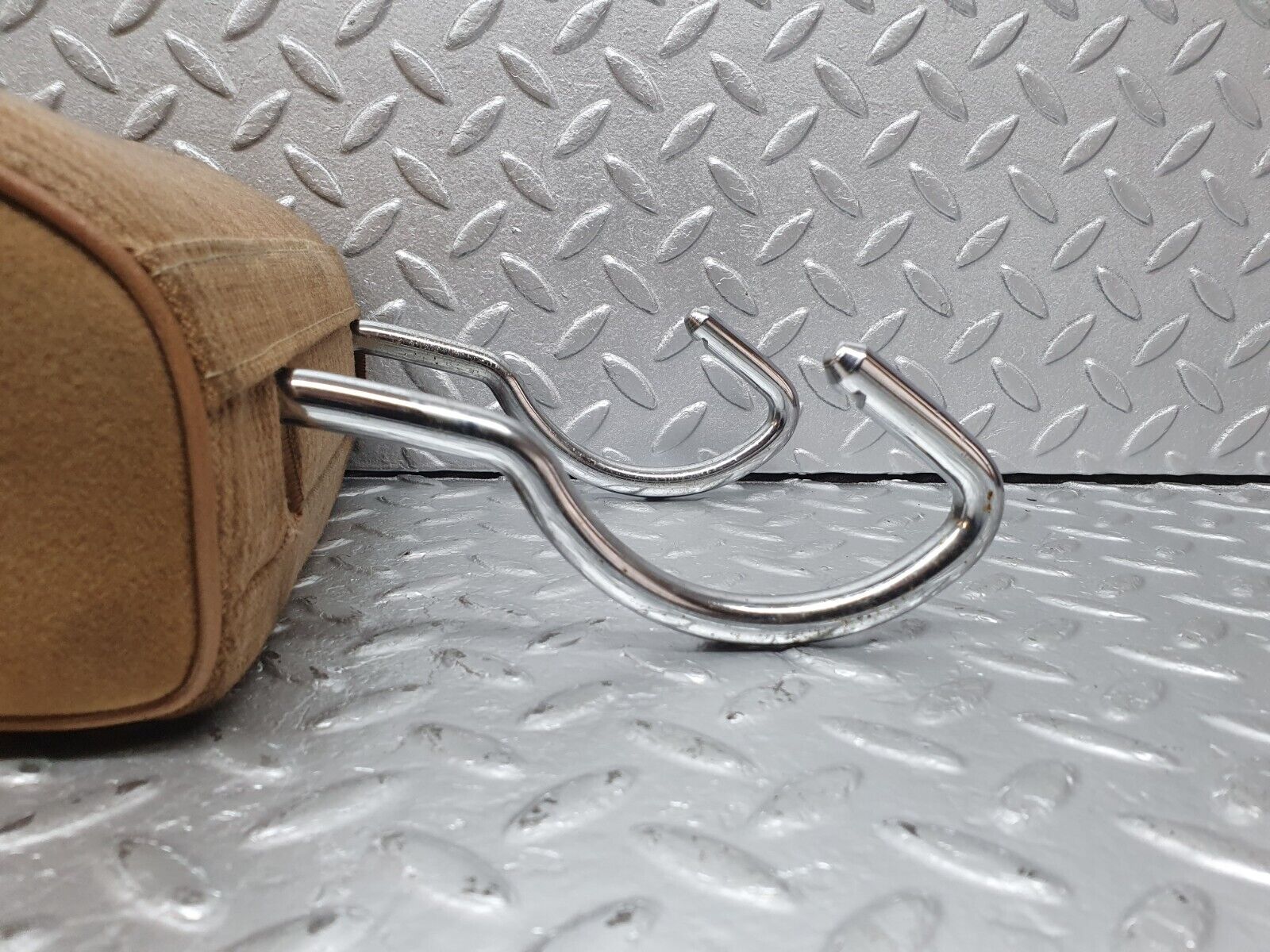 41725 Mercedes-Benz W124 200E Rear Headrest