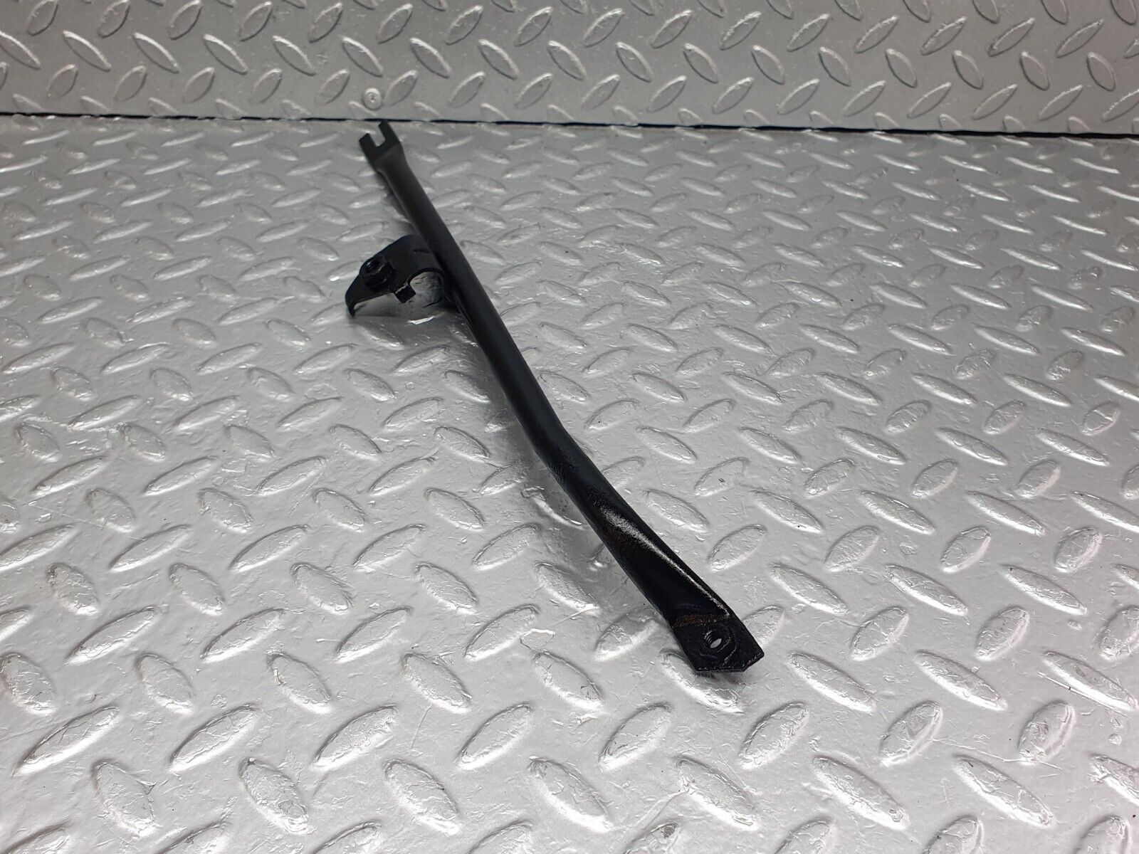 43579 Mercedes-Benz C126 380SEC Coupe Horn Bracket