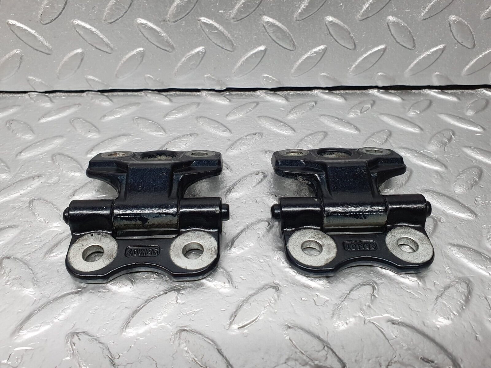 41868 Mercedes-Benz W202 C200 Front Door Hinge Right