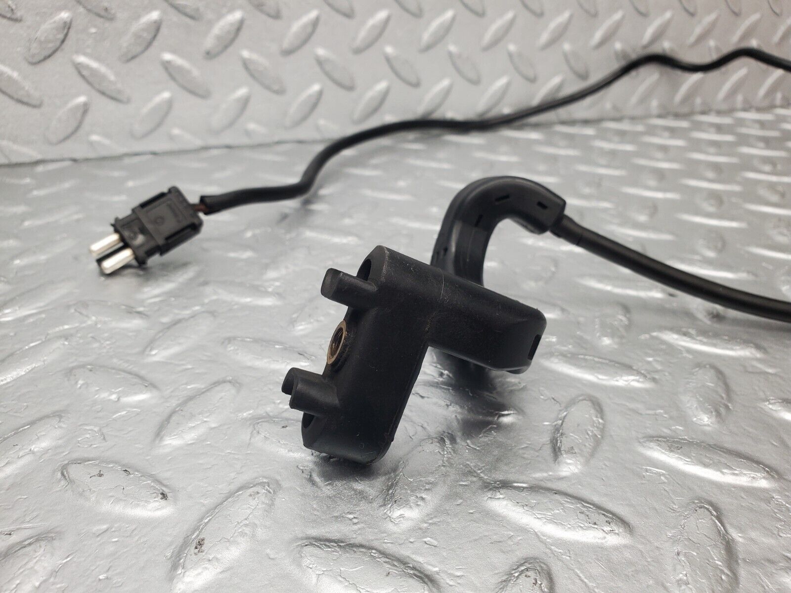 46064 Mercedes-Benz W126 420SE Brake Pad Sensor Rear Left 1265450728