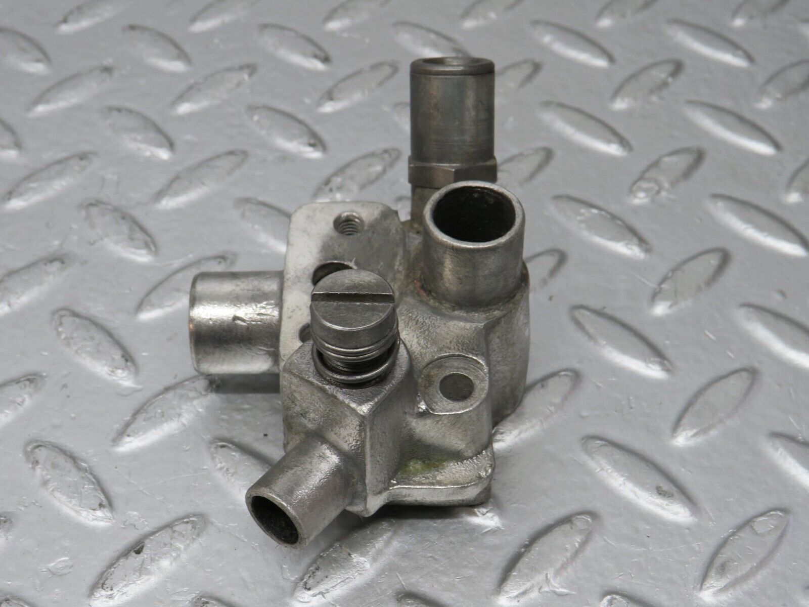 32860 Mercedes-Benz C107 R107 350 V8 Auxiliary Air Valve 1160940012