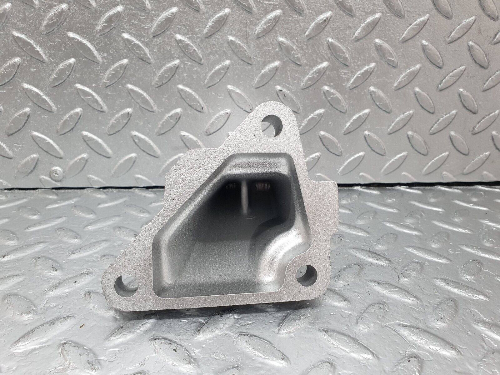 42711 Mercedes-Benz W201 190 2.0L Engine Mount Bracket Right Side 1022234204