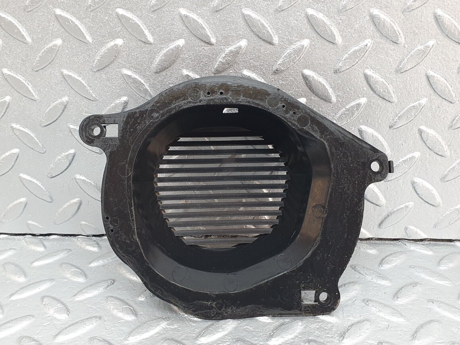 41742 Mercedes-Benz W202 C200 Front Right Door Speaker Cover 2028270683