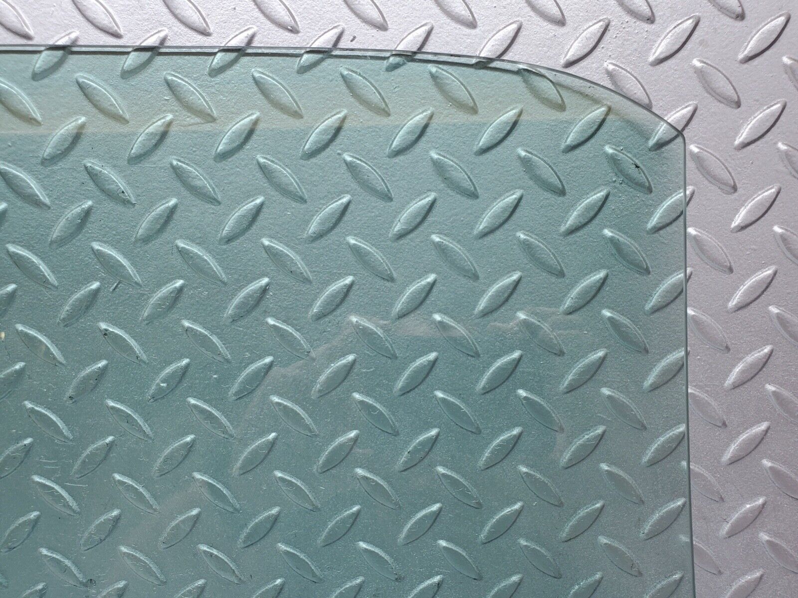 44619 Mercedes-Benz W124 220E Rear Right Door Window Glass