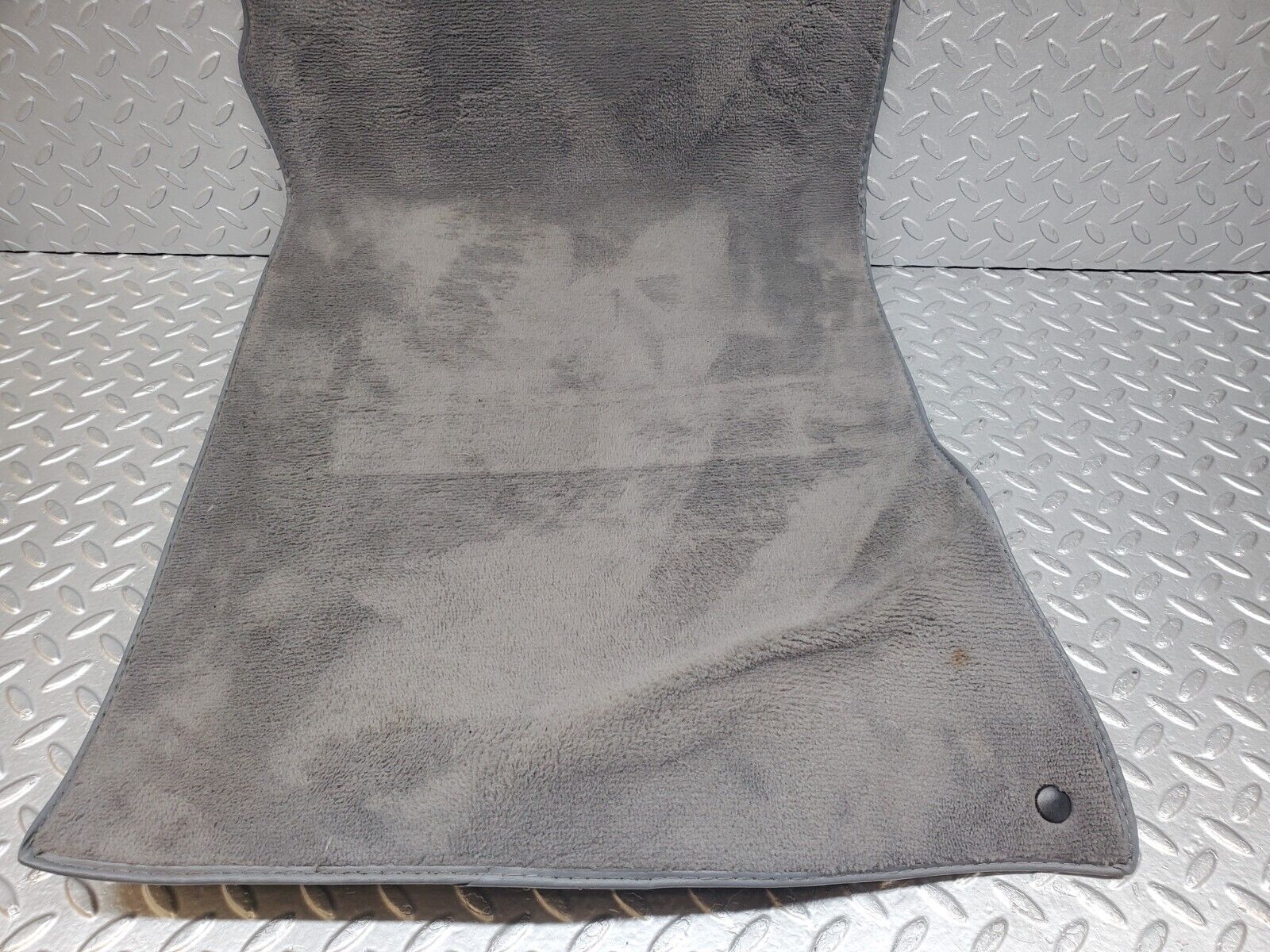 44778 Mercedes-Benz W124 220E Front Left Floor Mat 1246805140