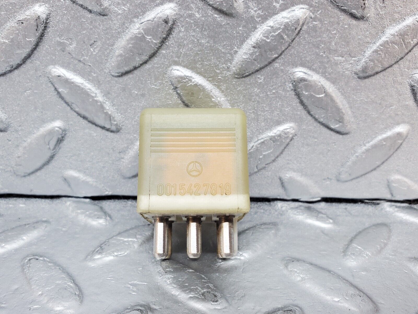 44945 Mercedes-Benz R129 300SL Coupe Door Window Control Relay 0015427819