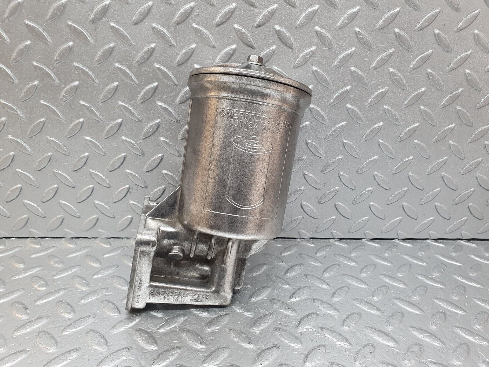 43752 Mercedes-Benz C126 380SEC Coupe Oil Filter Housing 1171801211 0011846525 1171840008