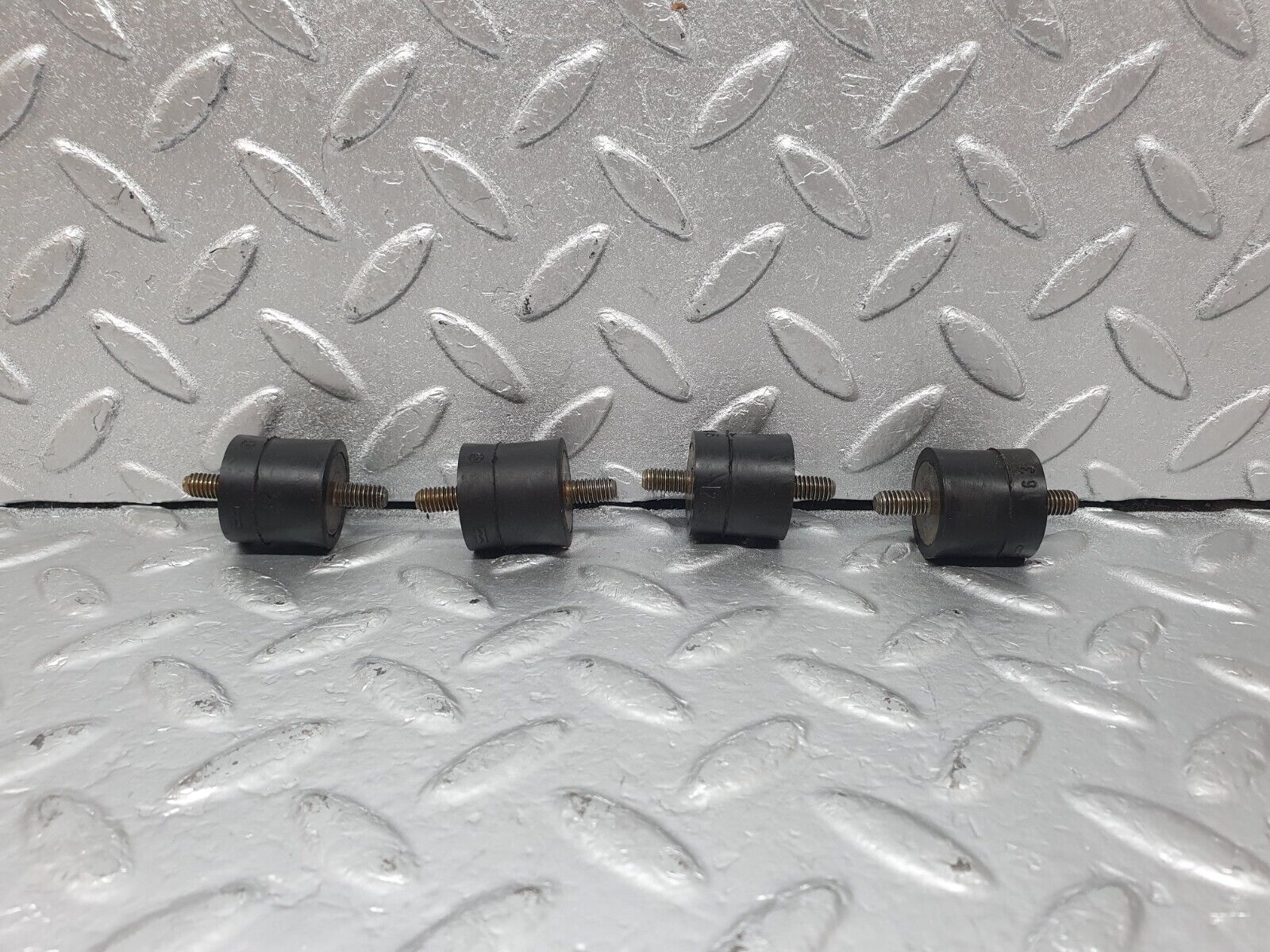 43831 Mercedes-Benz C126 380SEC Coupe Air Filter Box Housing Holder 4x