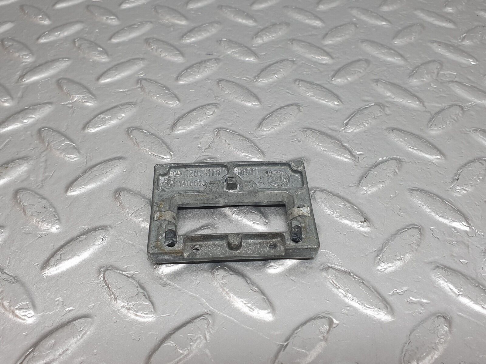 42904 Mercedes-Benz W201 190 2.0L Rear View Mirror Bracket 2018100011