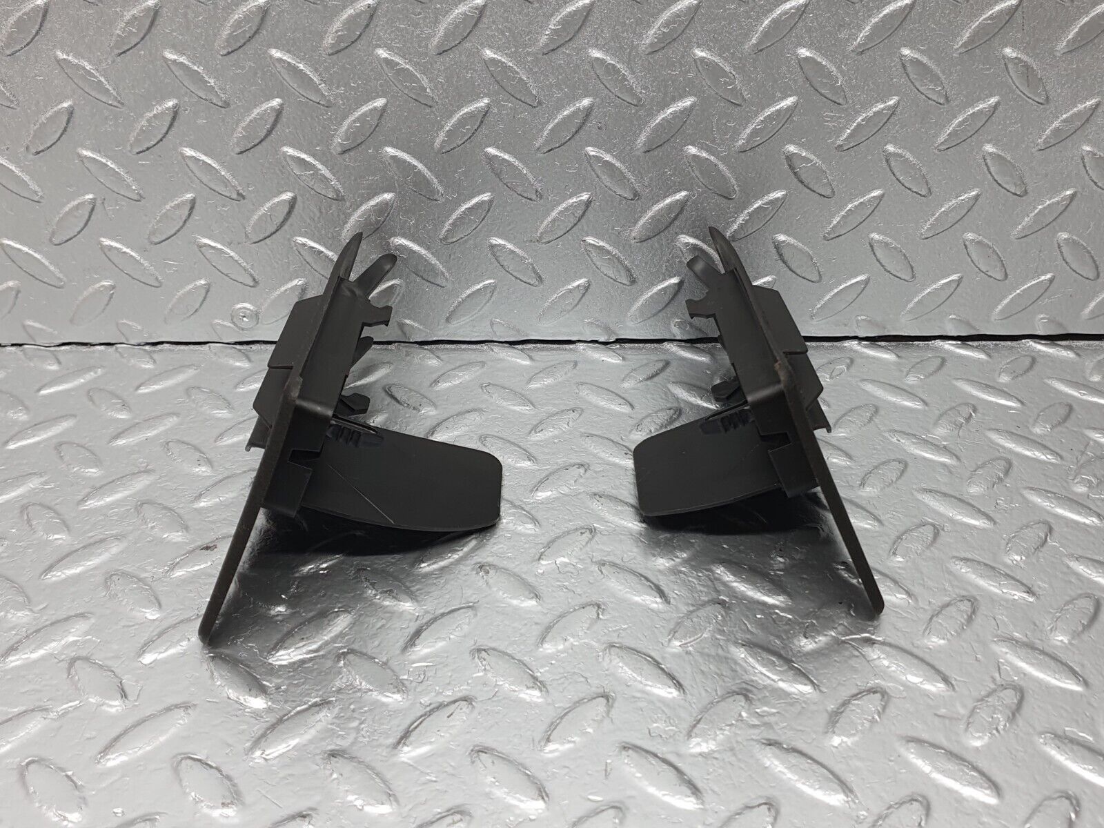 41877 Mercedes-Benz W202 C200 Under Dash Air Vent Pair 2108300366 2108300466