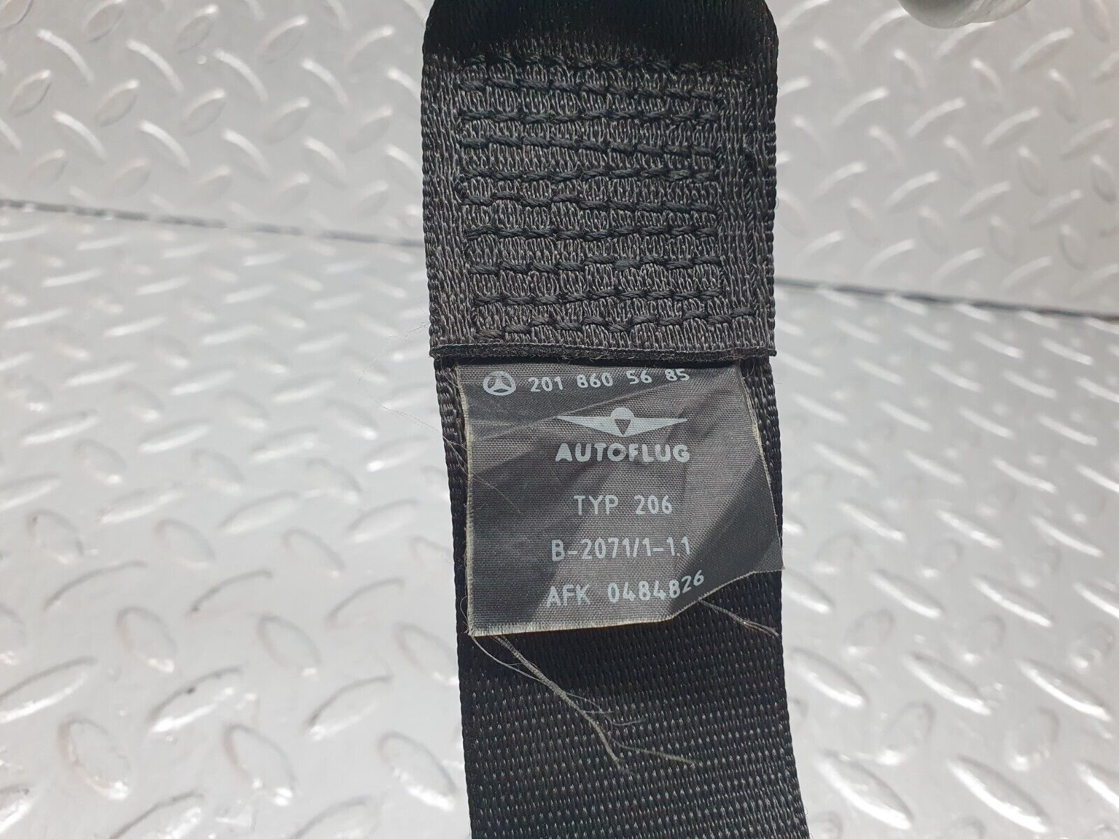 42805 Mercedes-Benz W201 190 2.0L Rear Seat Belt Set With Buckles 1268601886 2018605685