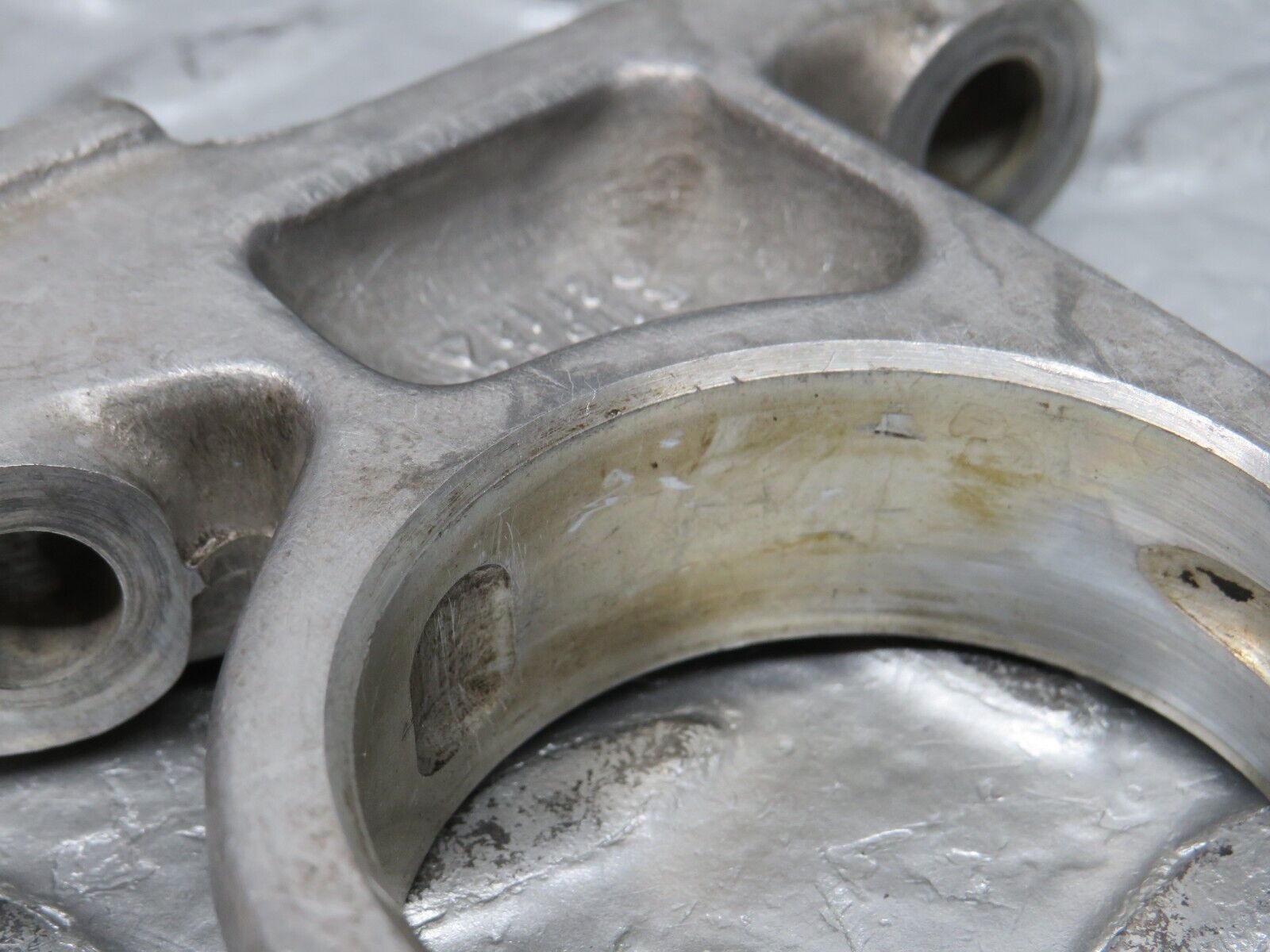 32796 Mercedes-Benz C107 R107 350 V8 Camshaft Tower Bearing 1160512112