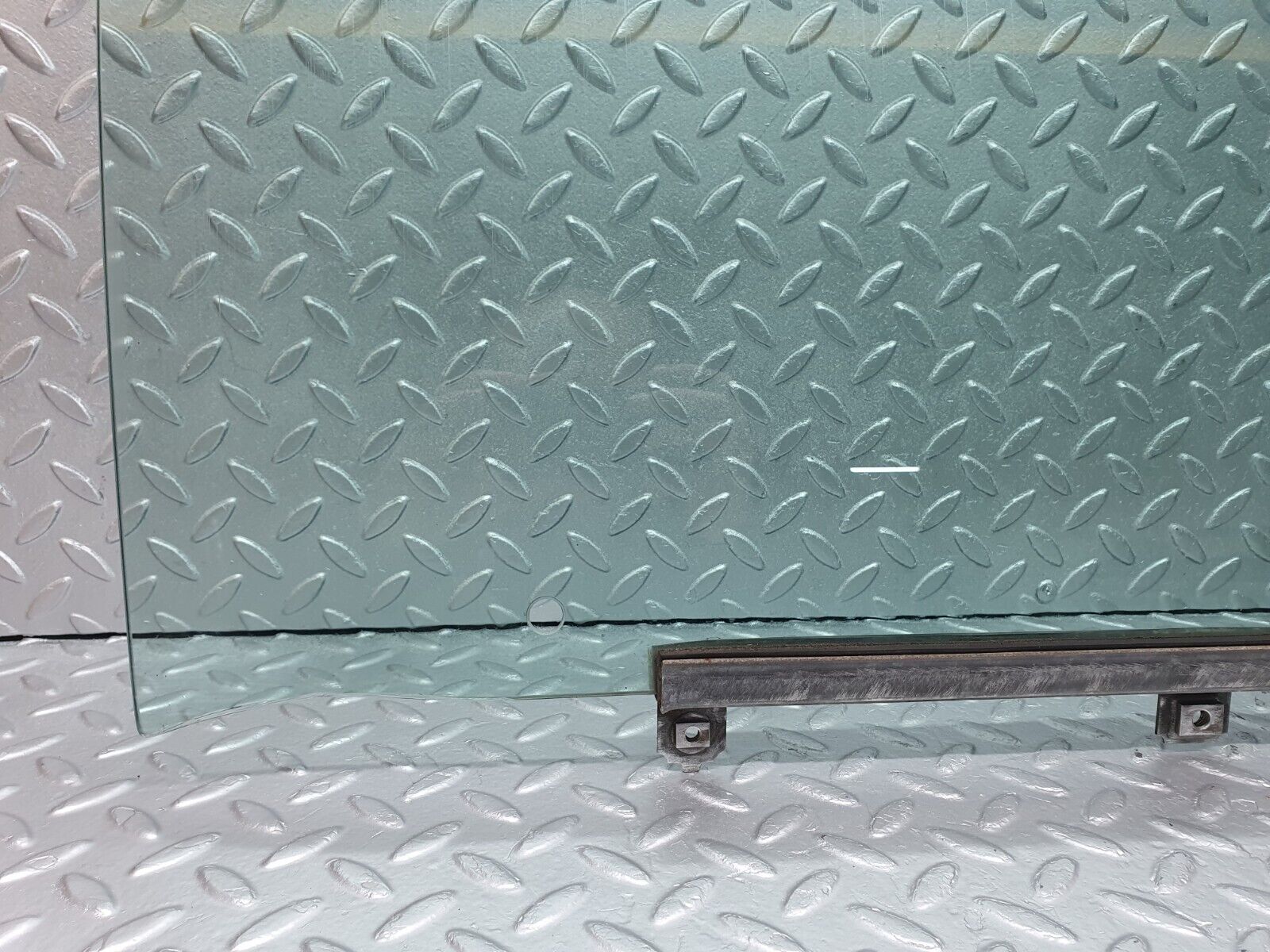 42410 Mercedes-Benz R129 320SL Coupe Right Door Window Glass